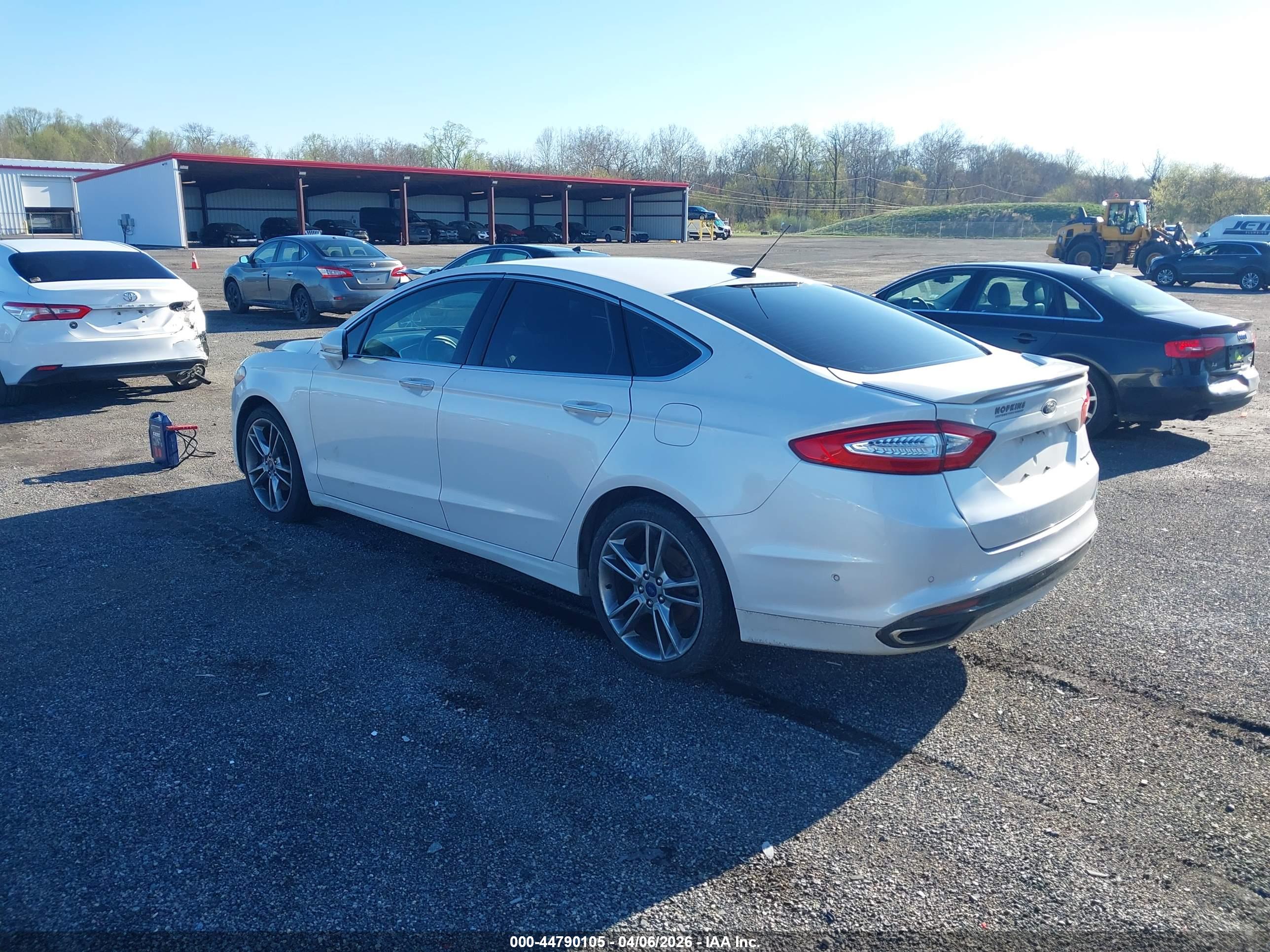 FORD FUSION image 3