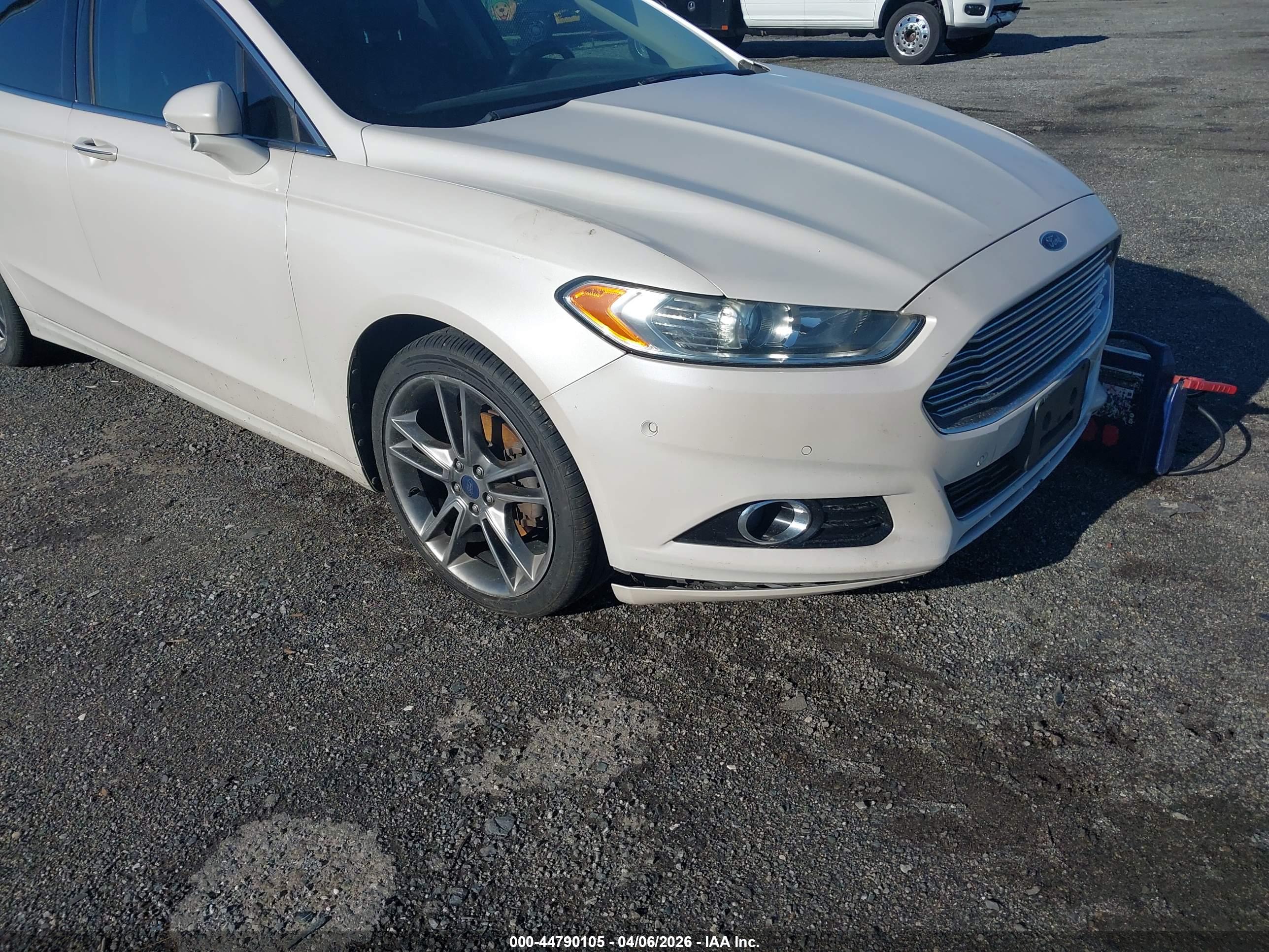 FORD FUSION image 6