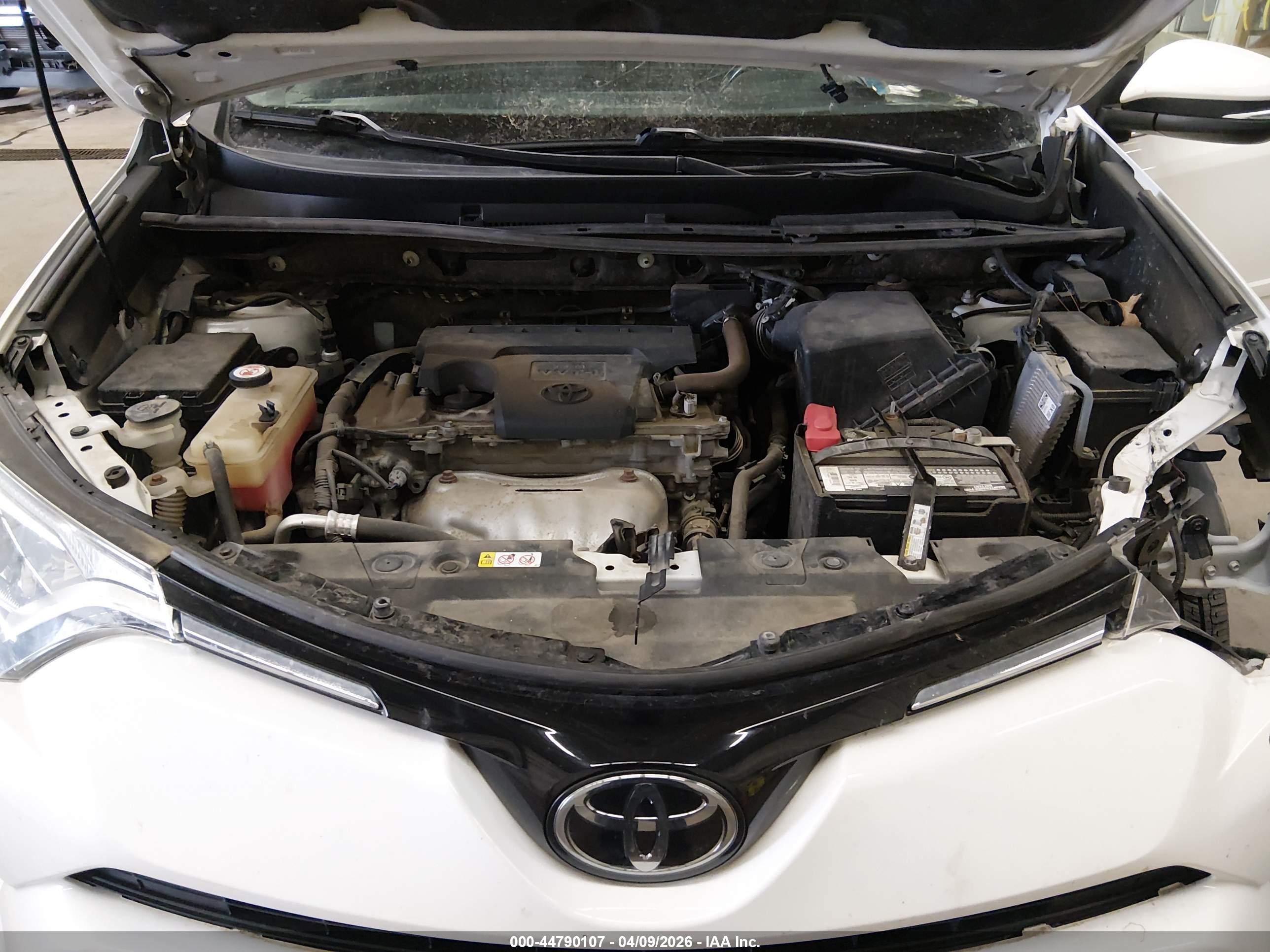 TOYOTA RAV4 image 10