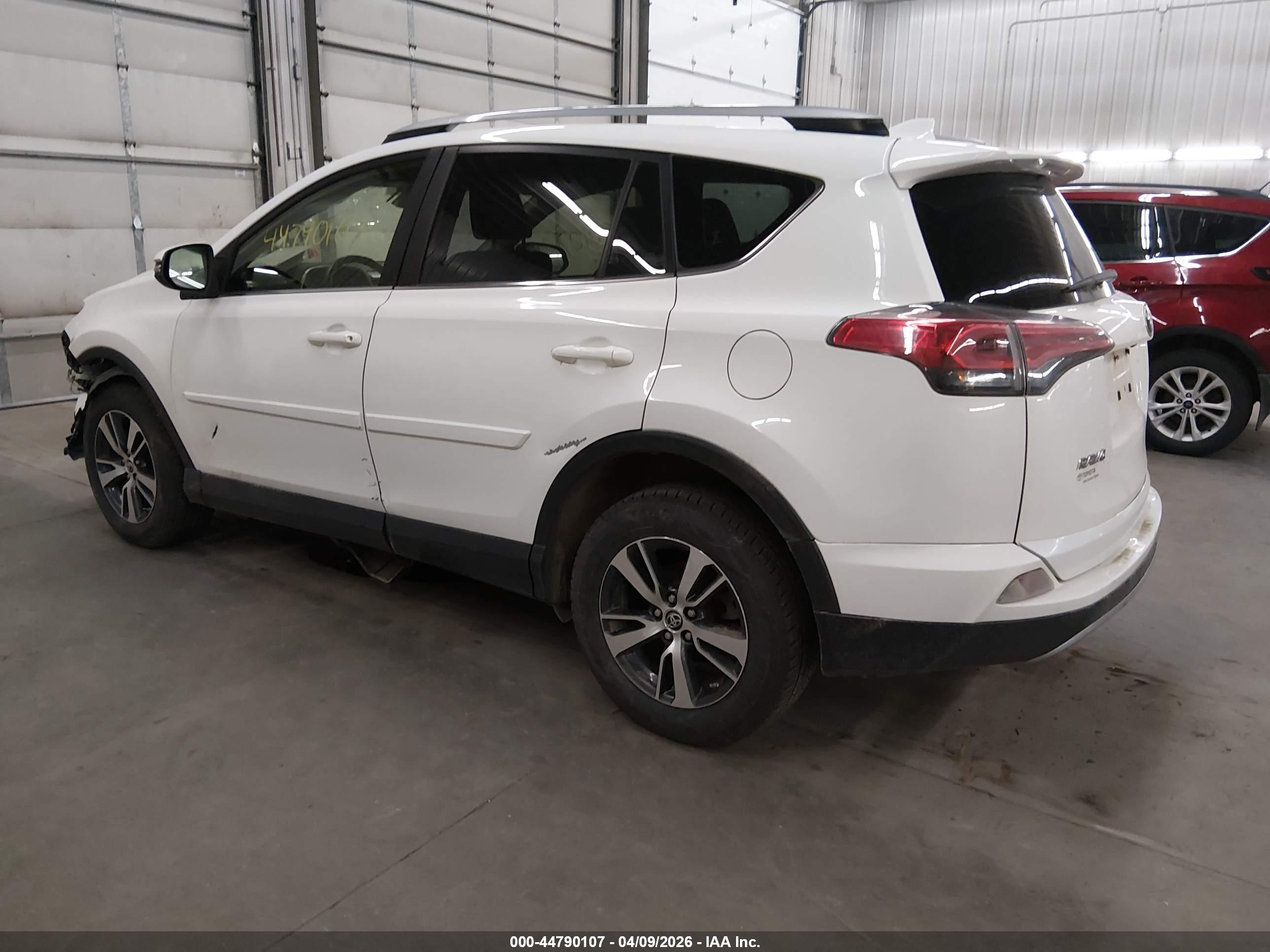 TOYOTA RAV4 image 3