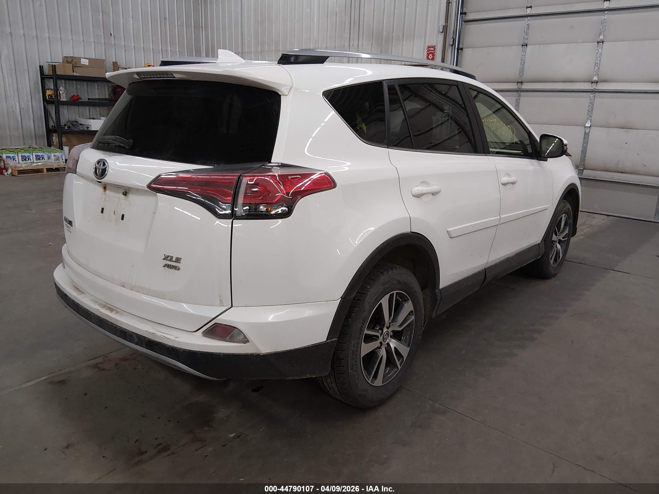 TOYOTA RAV4 image 4