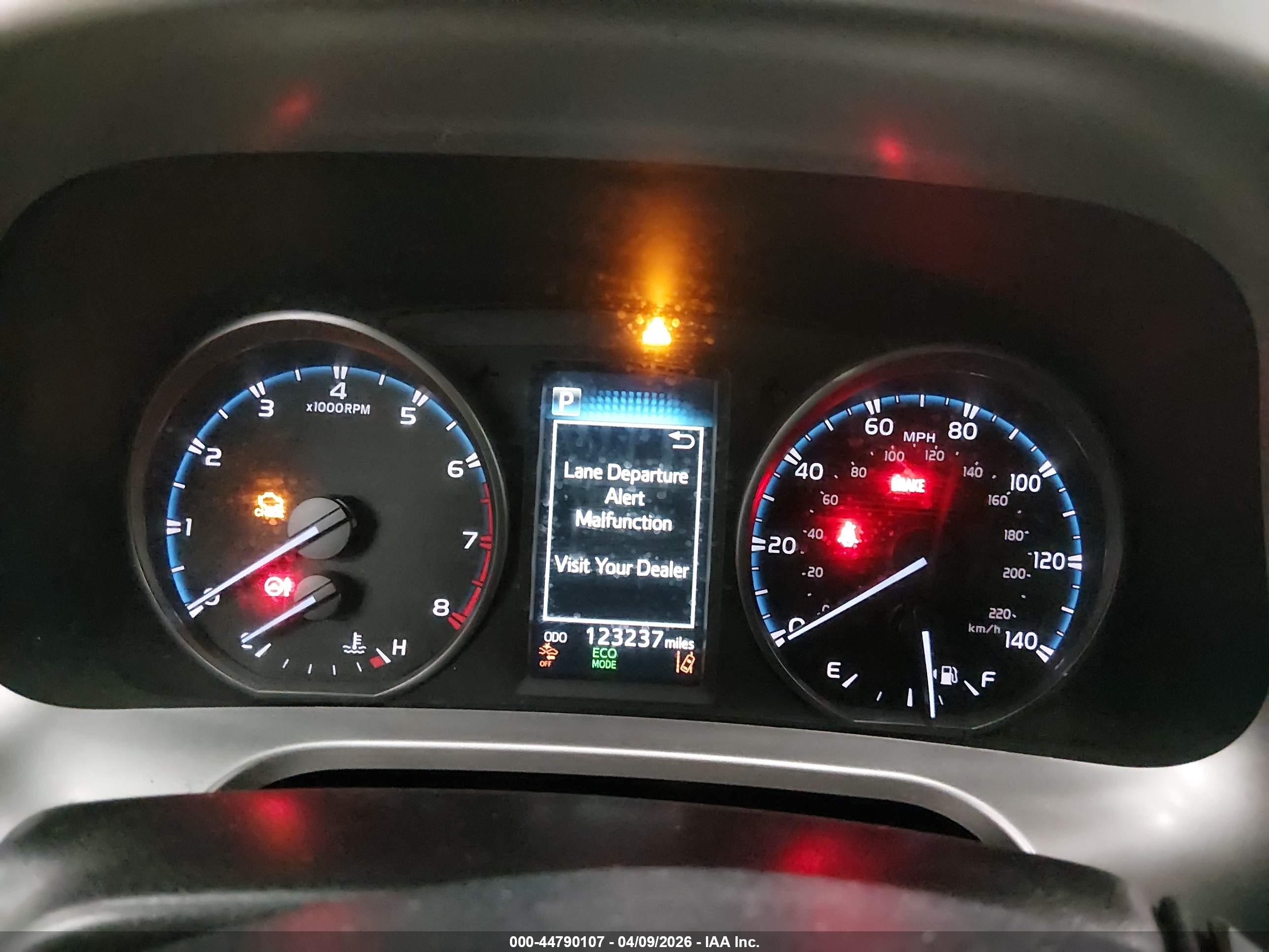TOYOTA RAV4 image 7