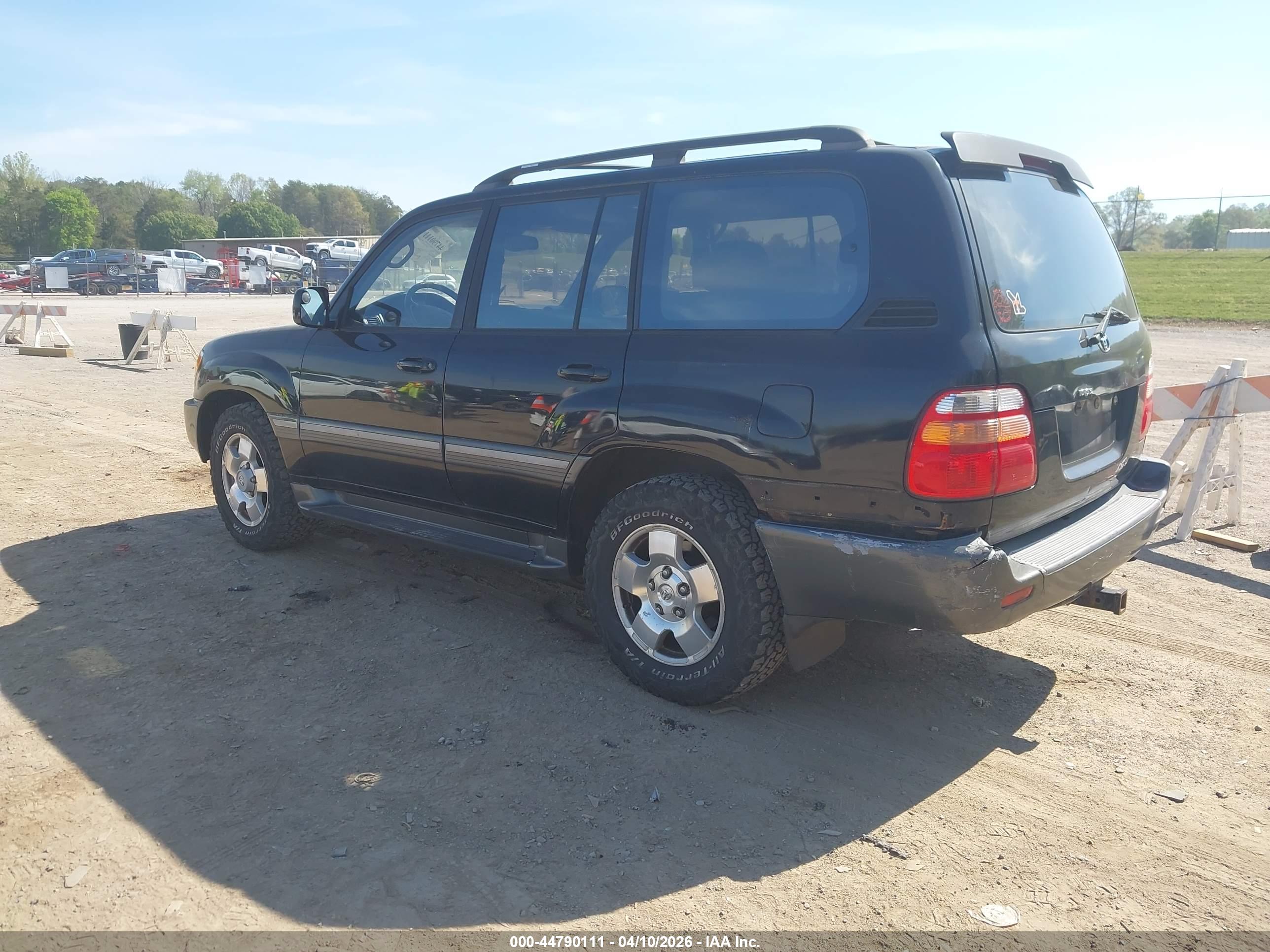 TOYOTA LAND image 3
