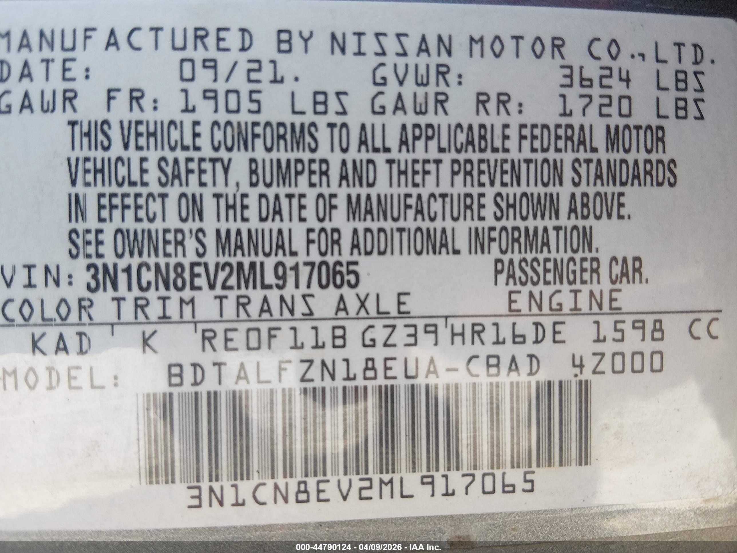 NISSAN VERSA image 9