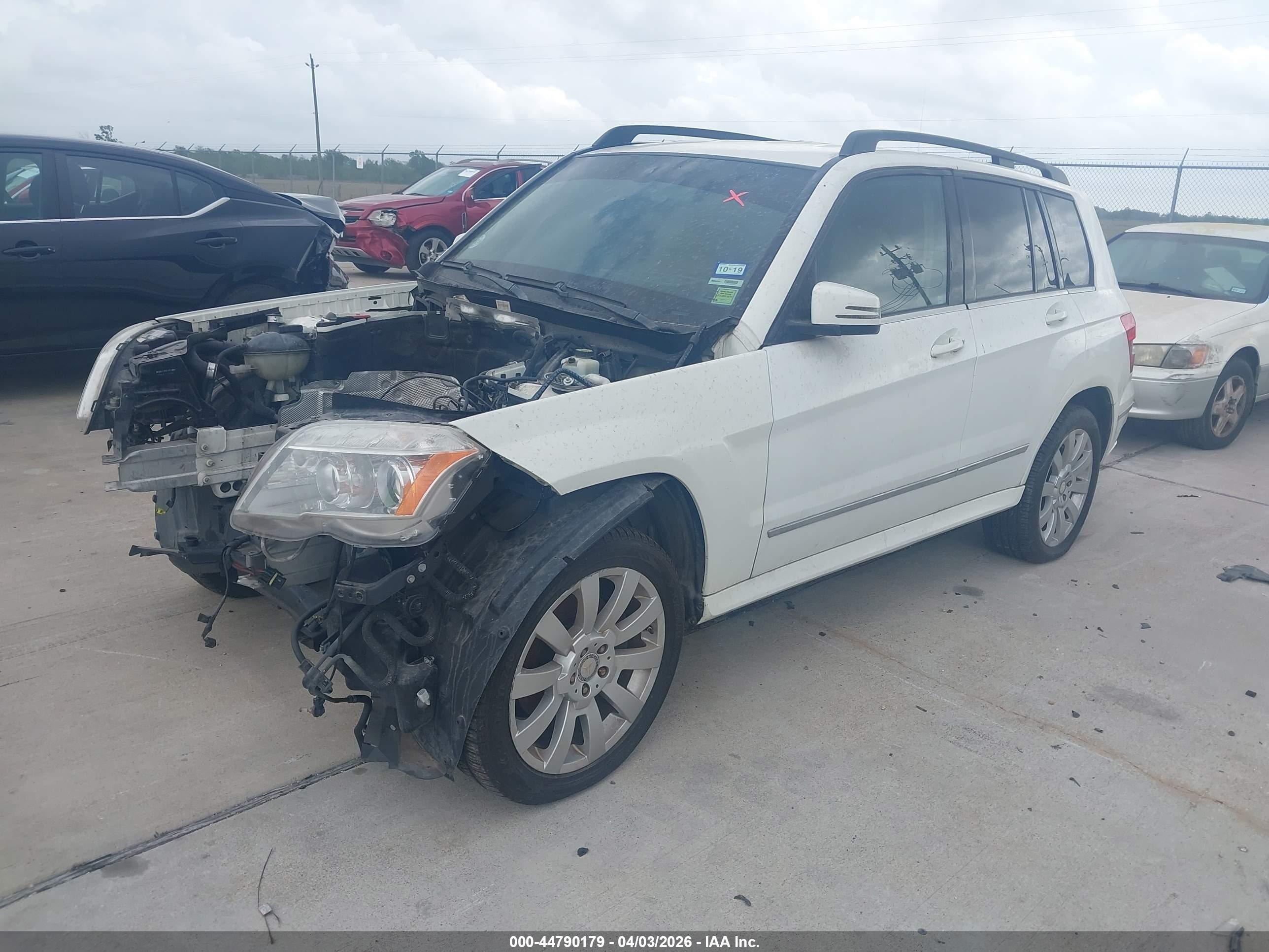 MERCEDES-BENZ GLK image 2