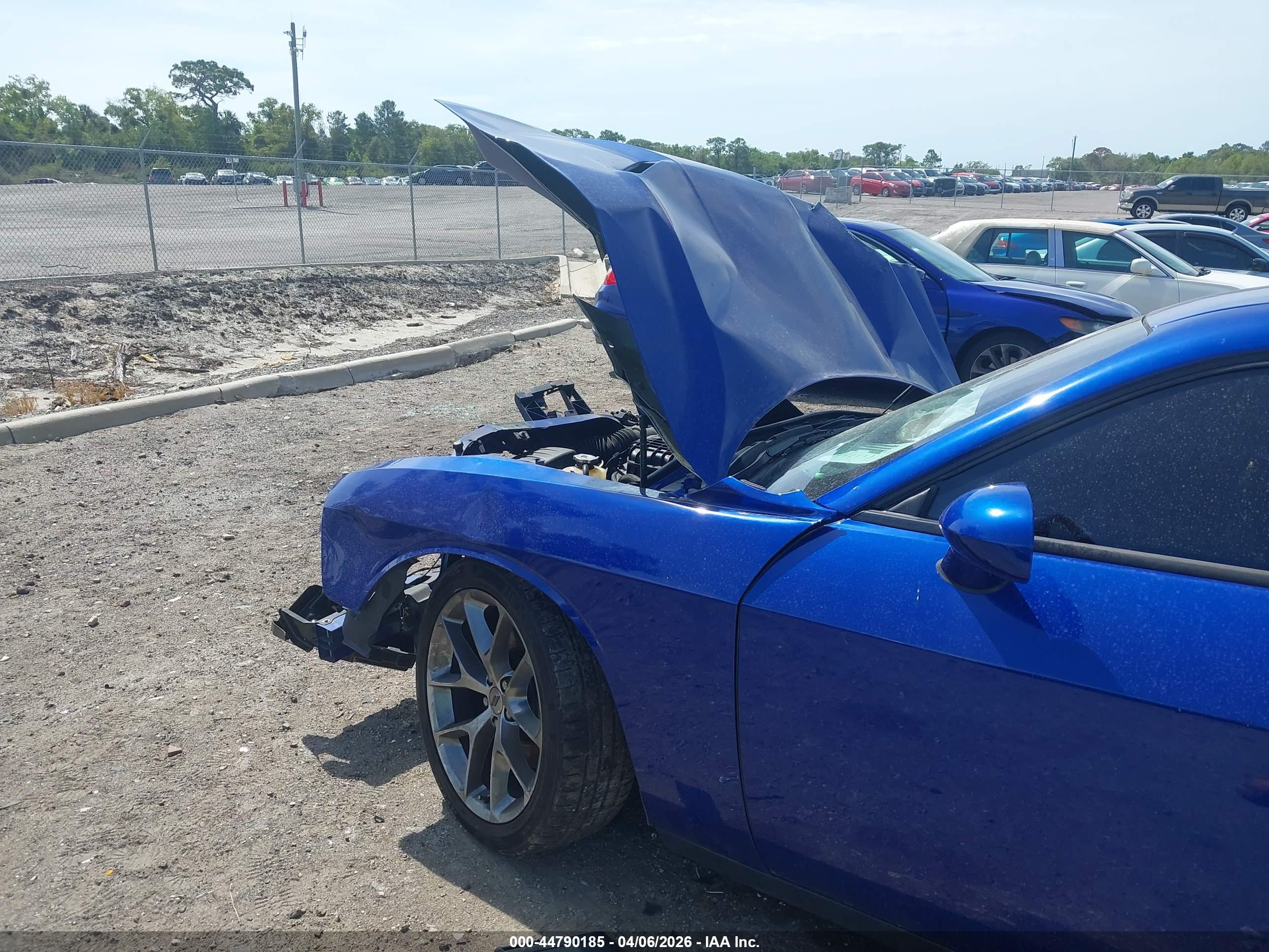 DODGE CHALLENGER image 6