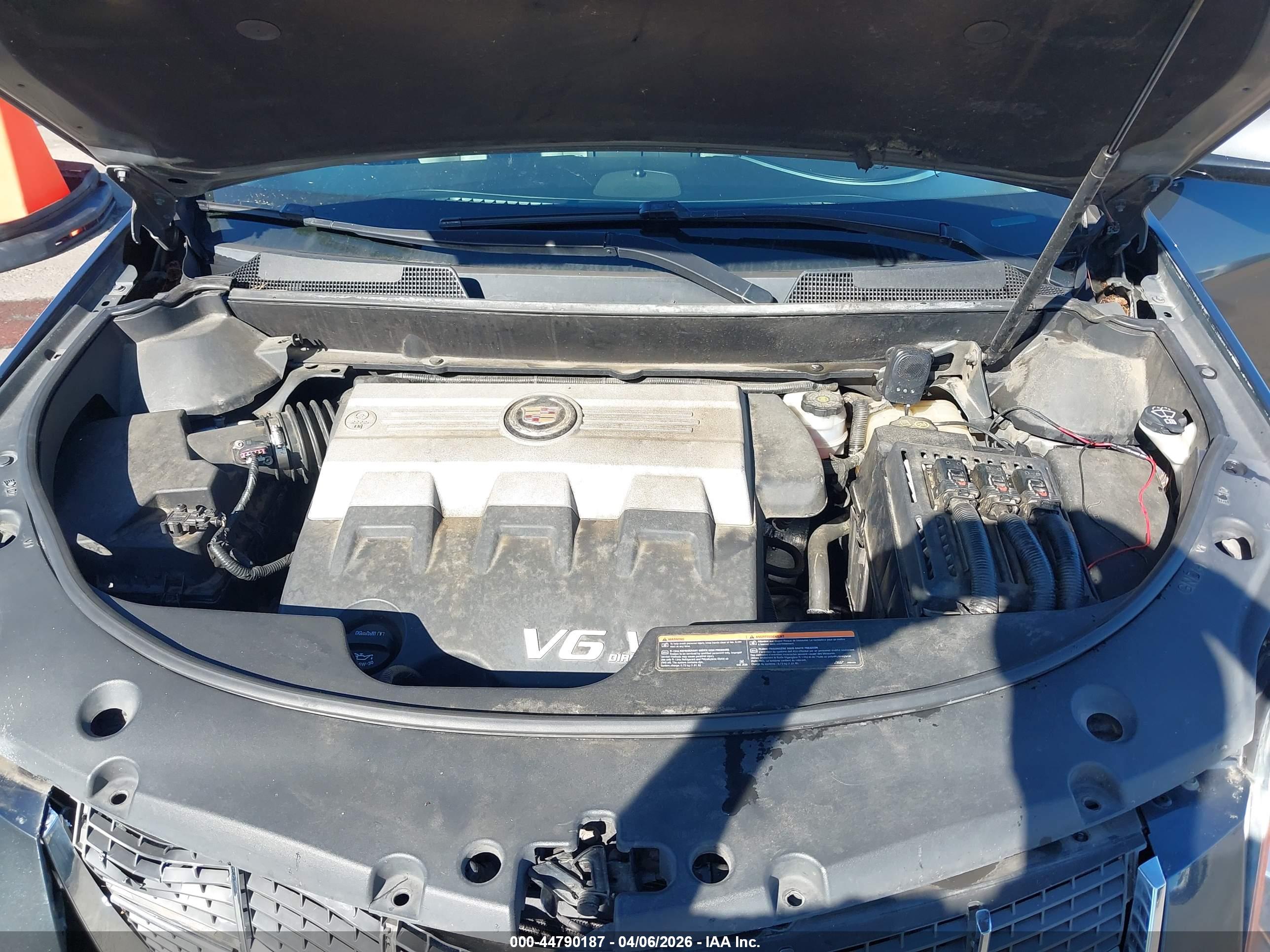 CADILLAC SRX image 10