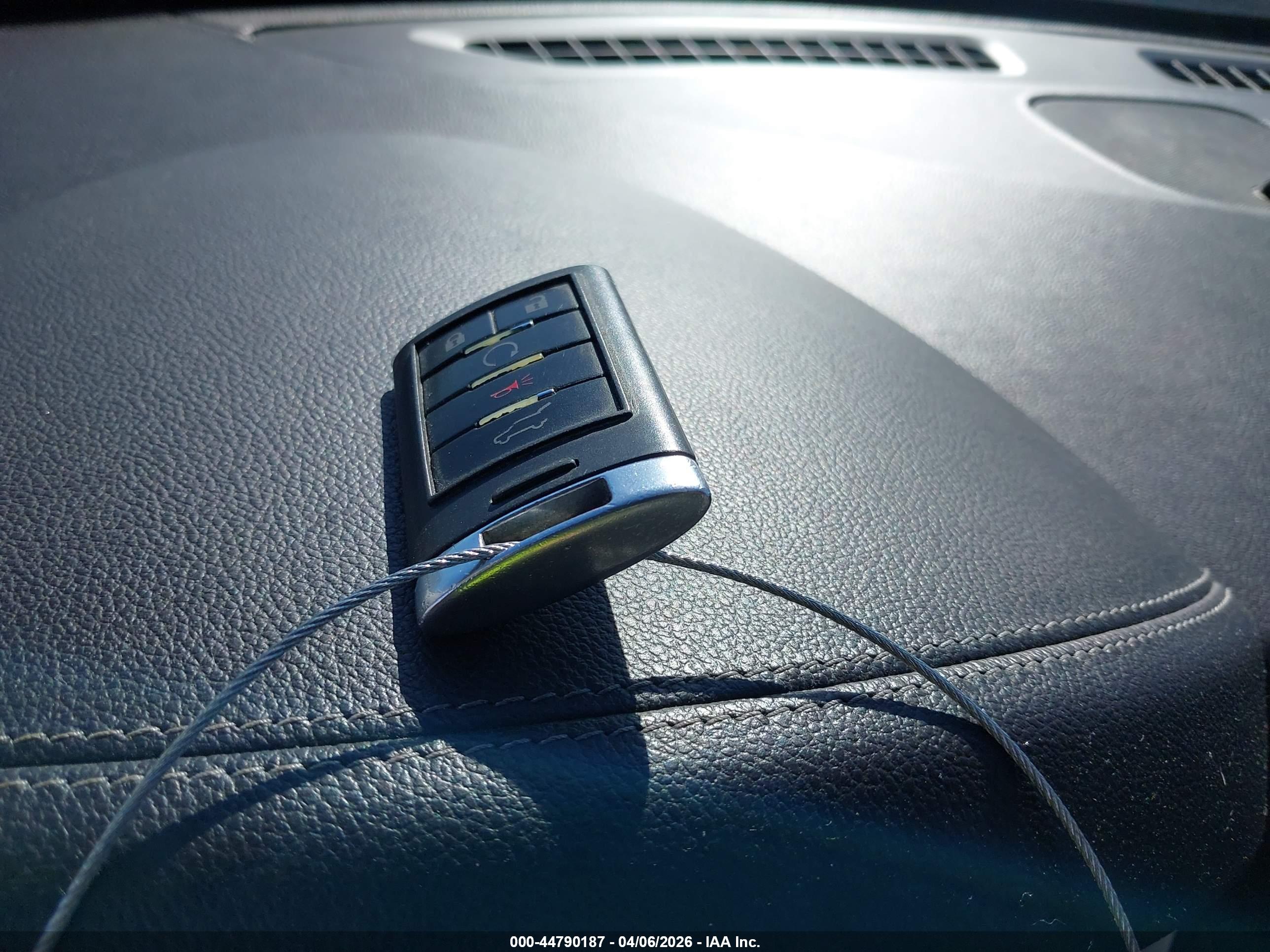CADILLAC SRX image 11
