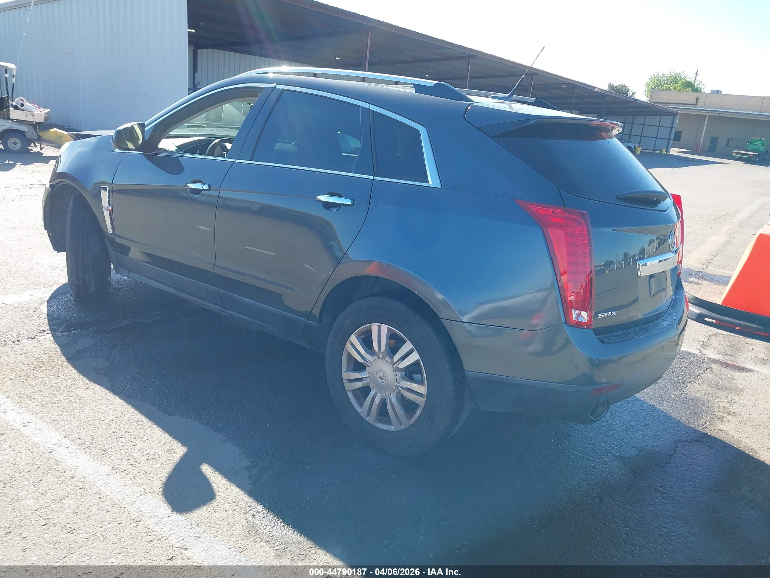 CADILLAC SRX image 3