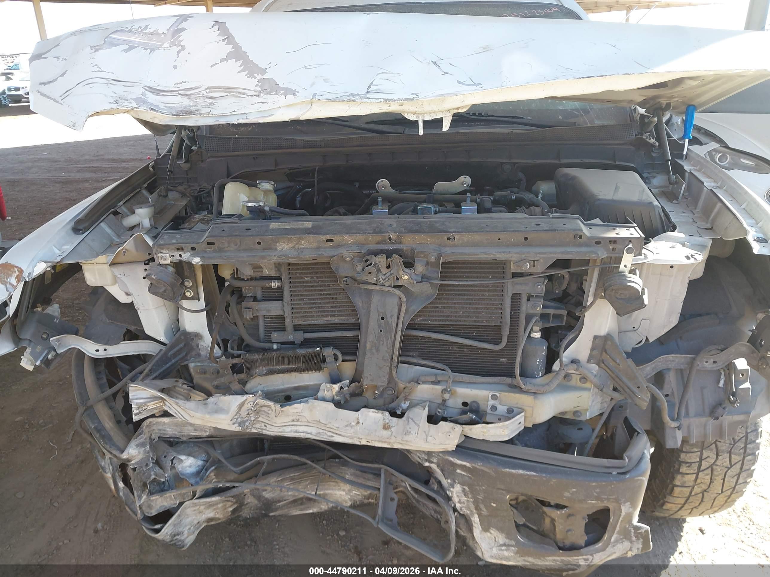 NISSAN TITAN image 10