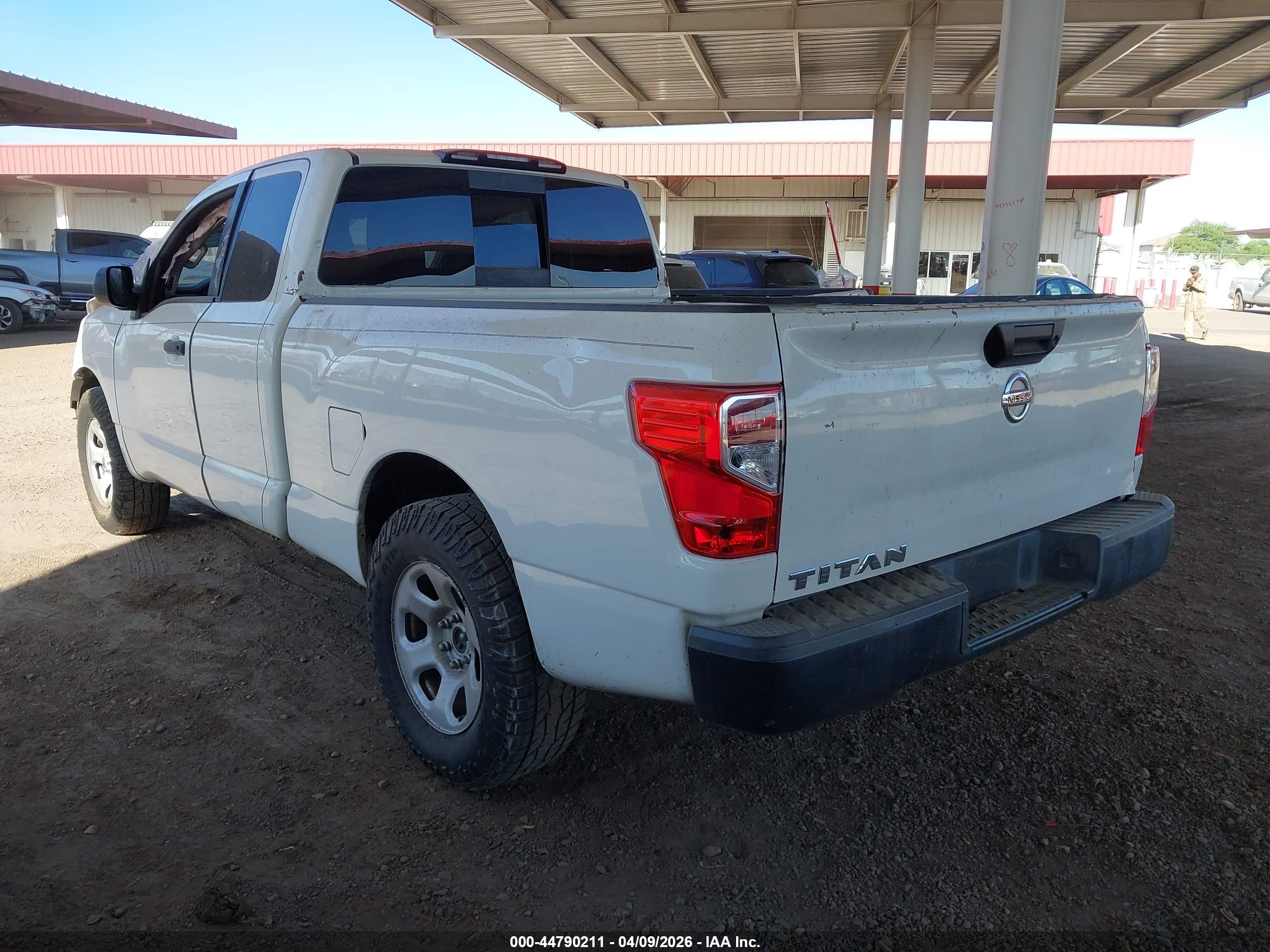 NISSAN TITAN image 3