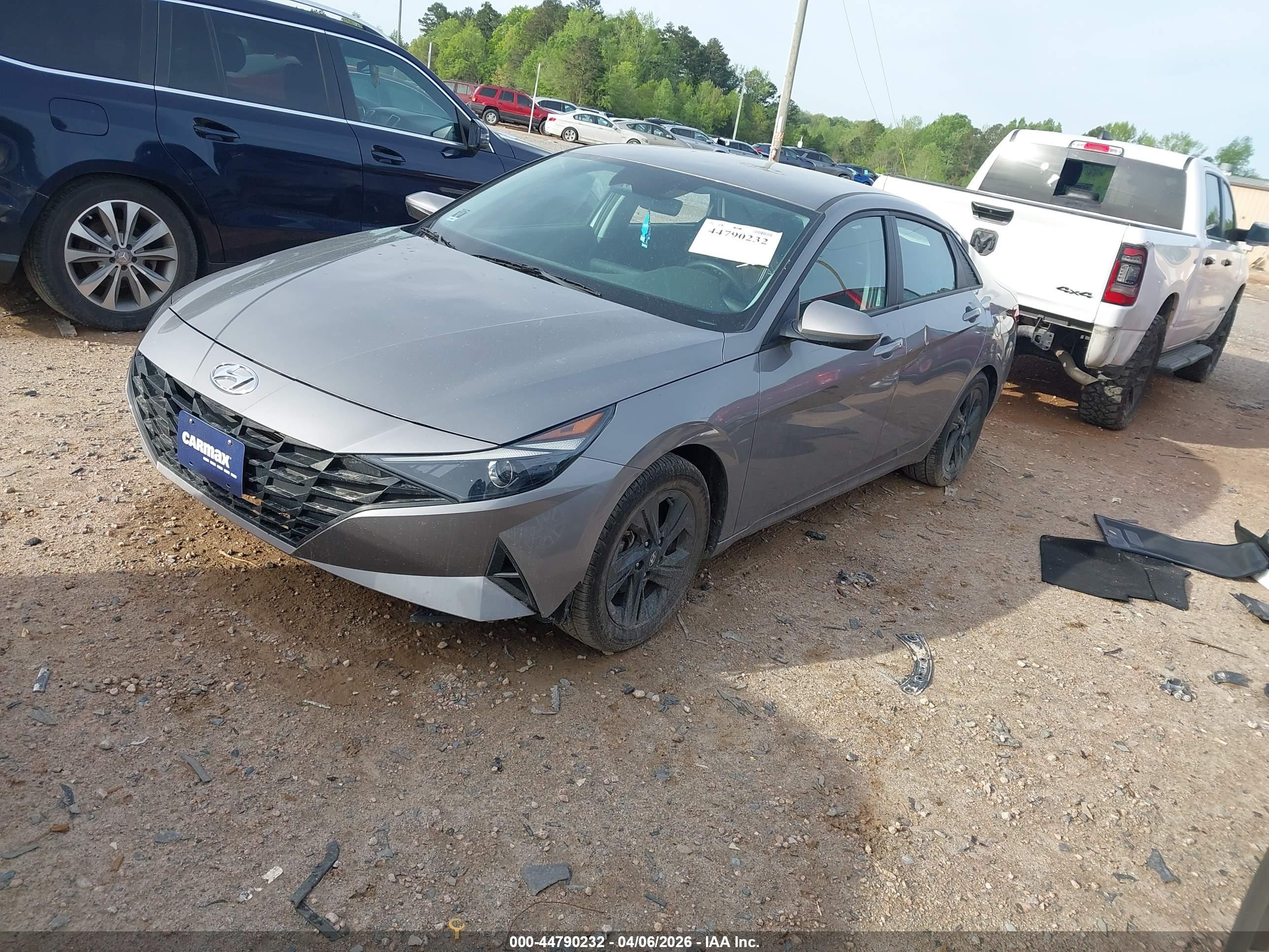 HYUNDAI ELANTRA image 2