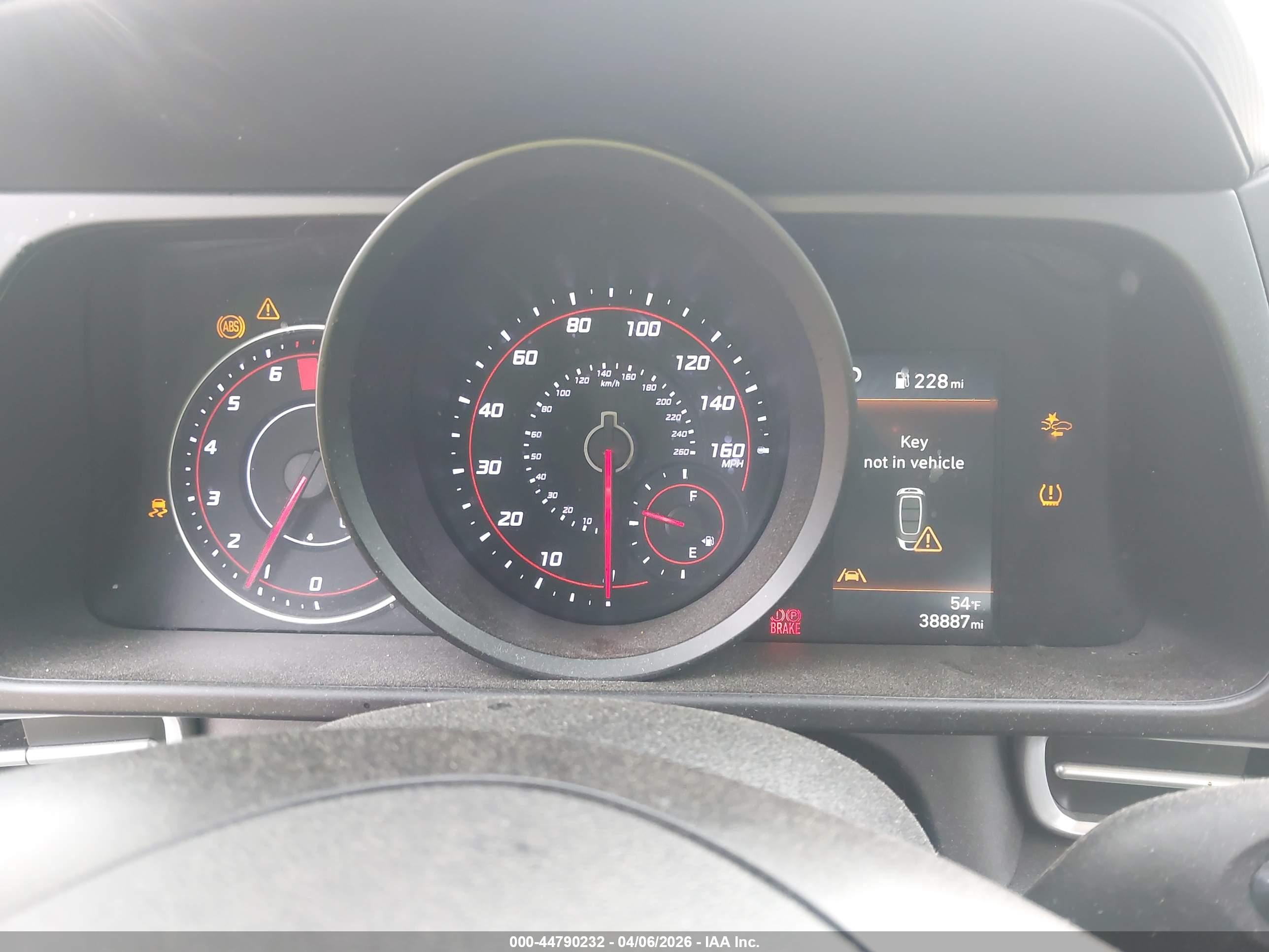 HYUNDAI ELANTRA image 7
