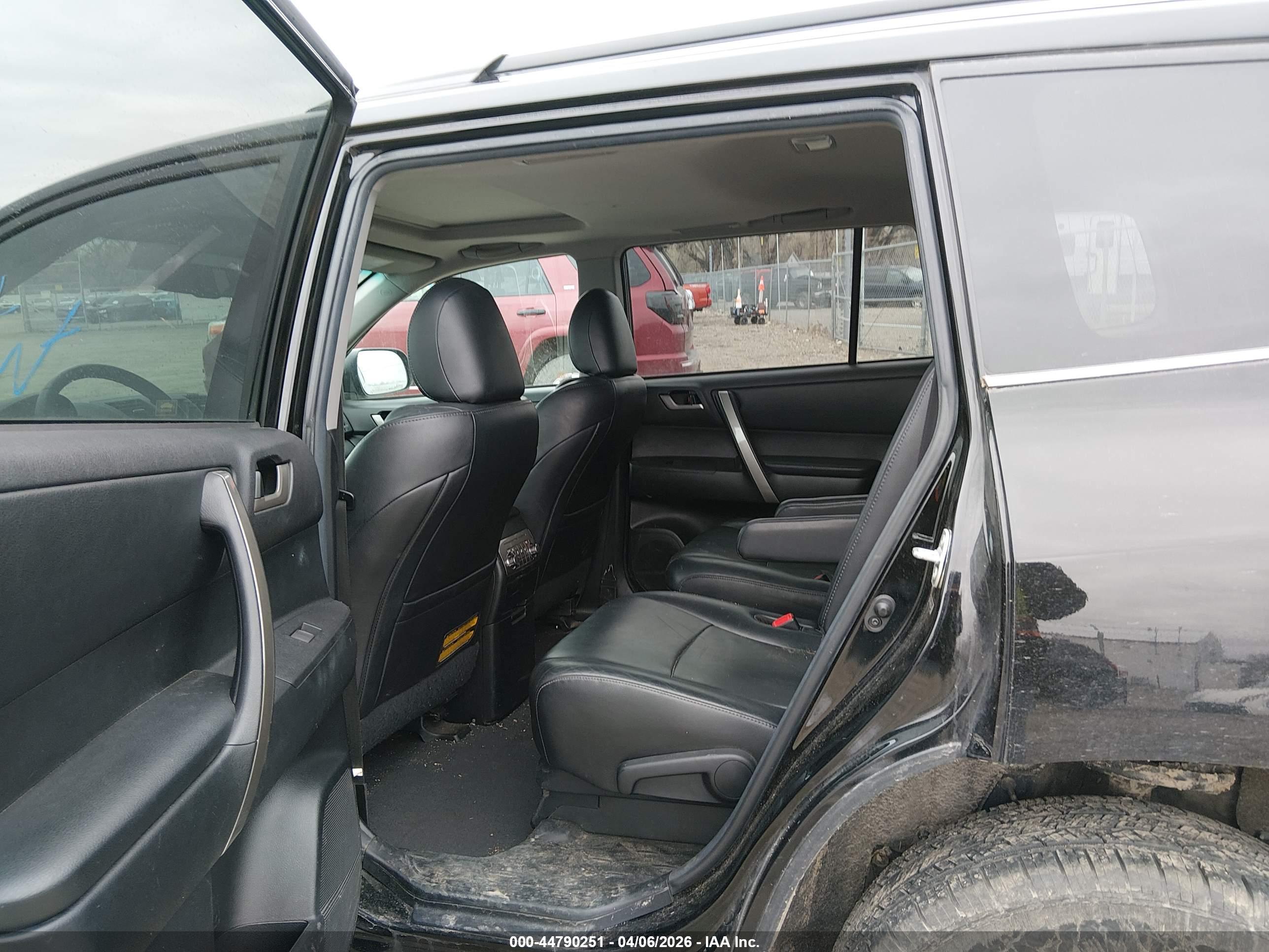 TOYOTA HIGHLANDER image 8