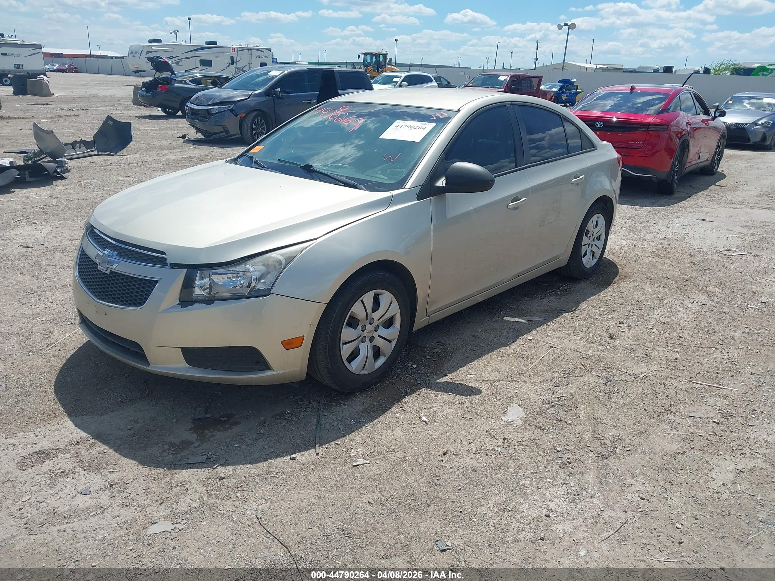 CHEVROLET CRUZE image 2