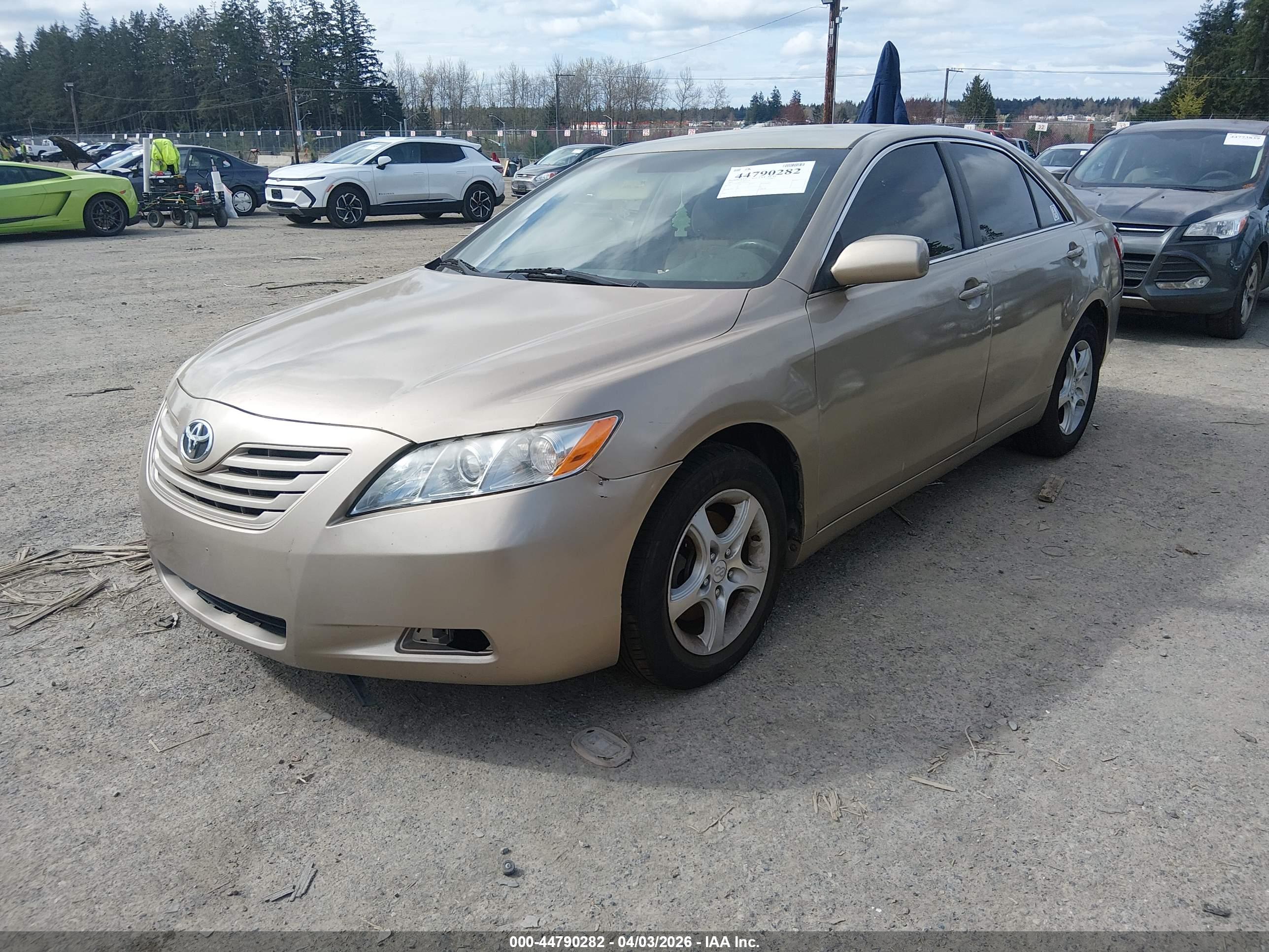 TOYOTA CAMRY image 2