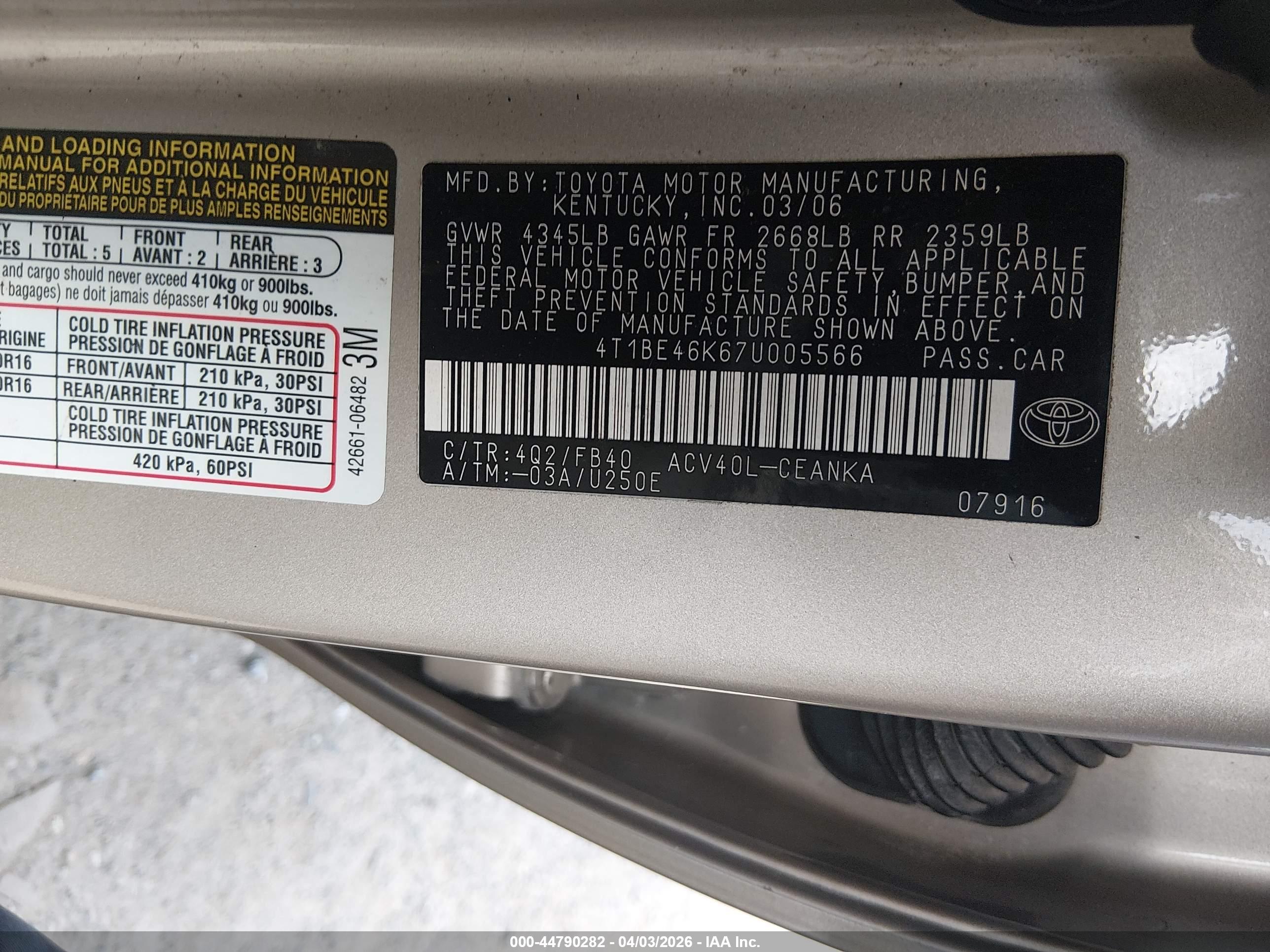 TOYOTA CAMRY image 9