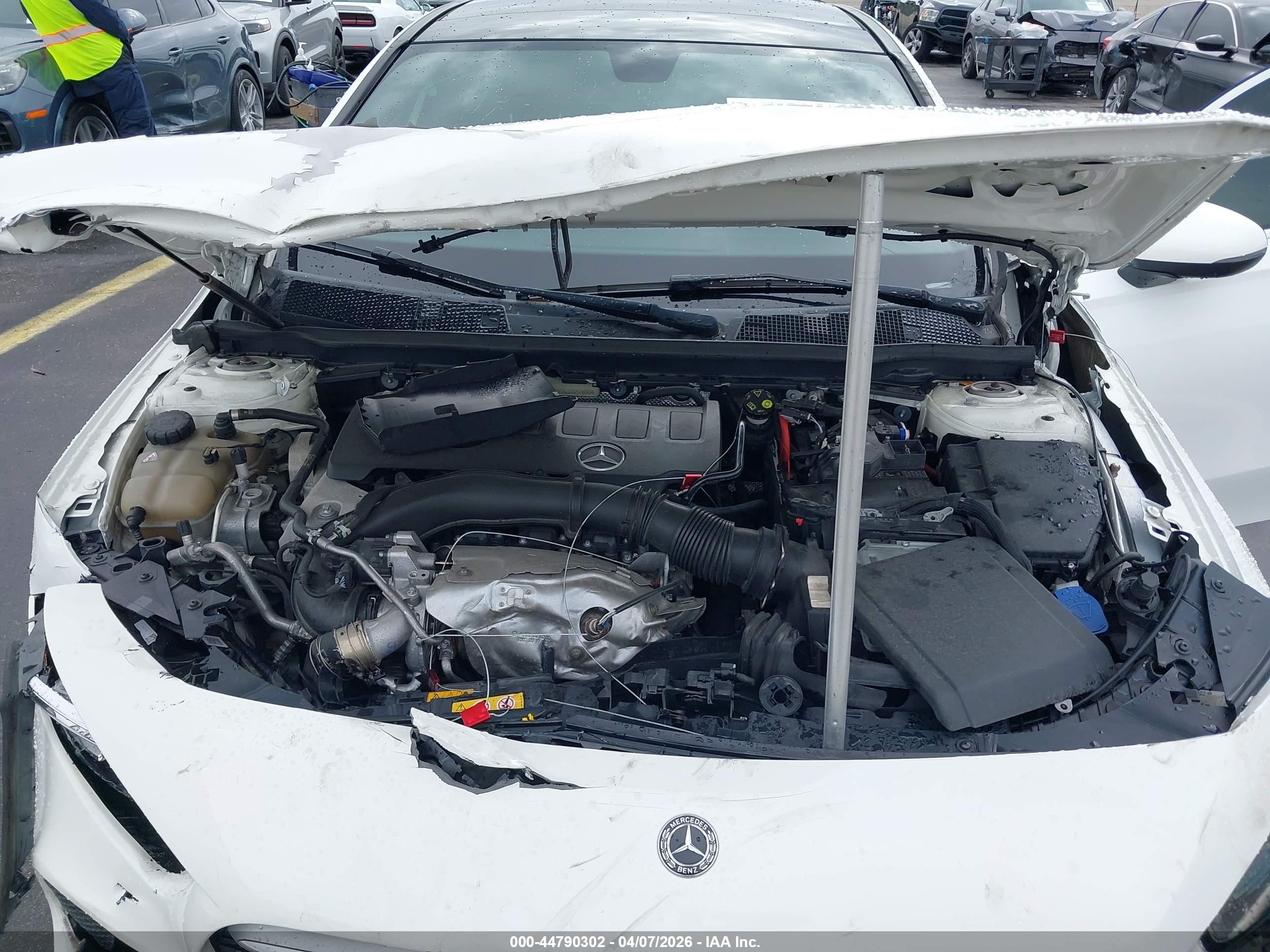 MERCEDES-BENZ A image 10