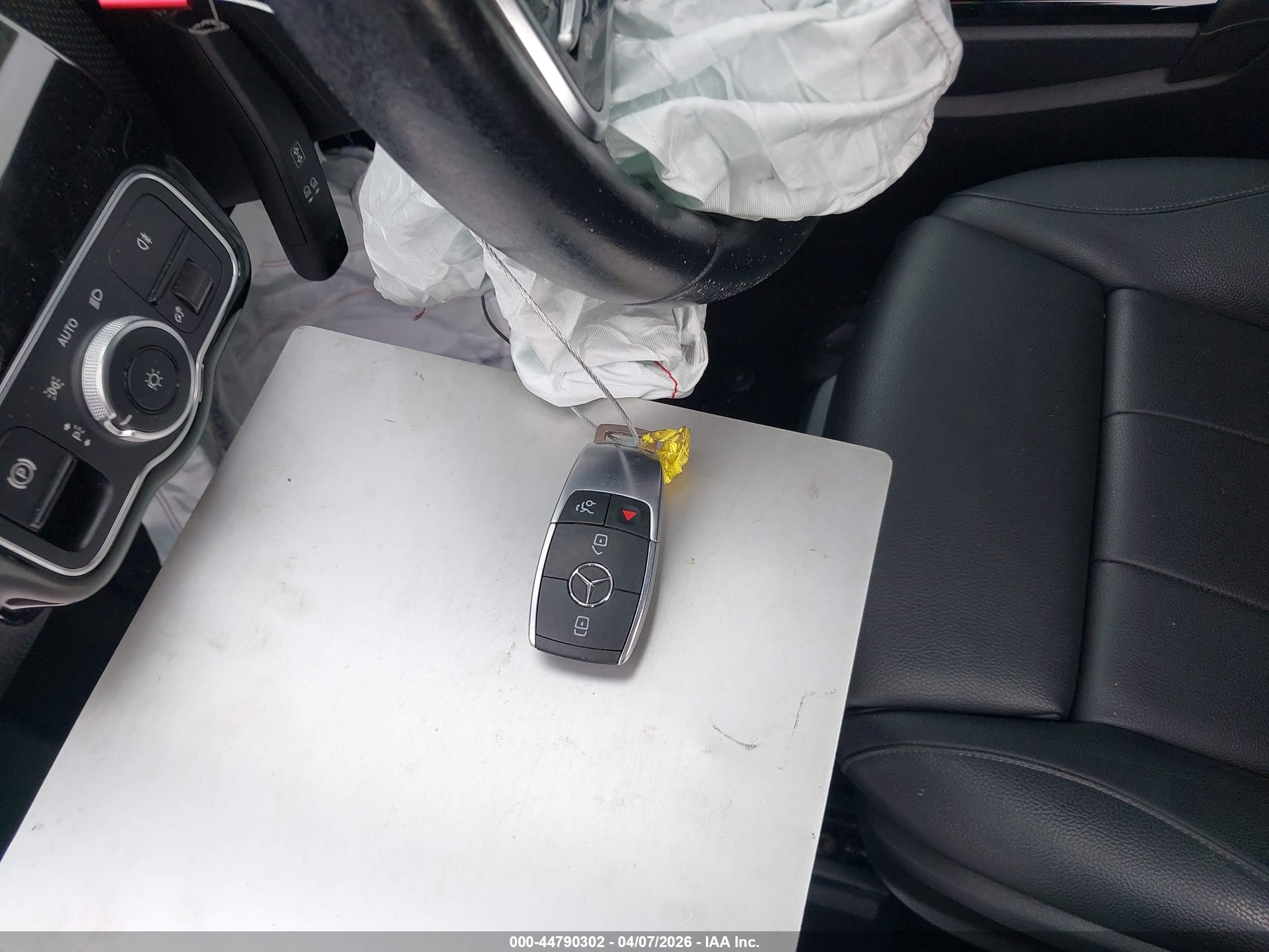 MERCEDES-BENZ A image 11
