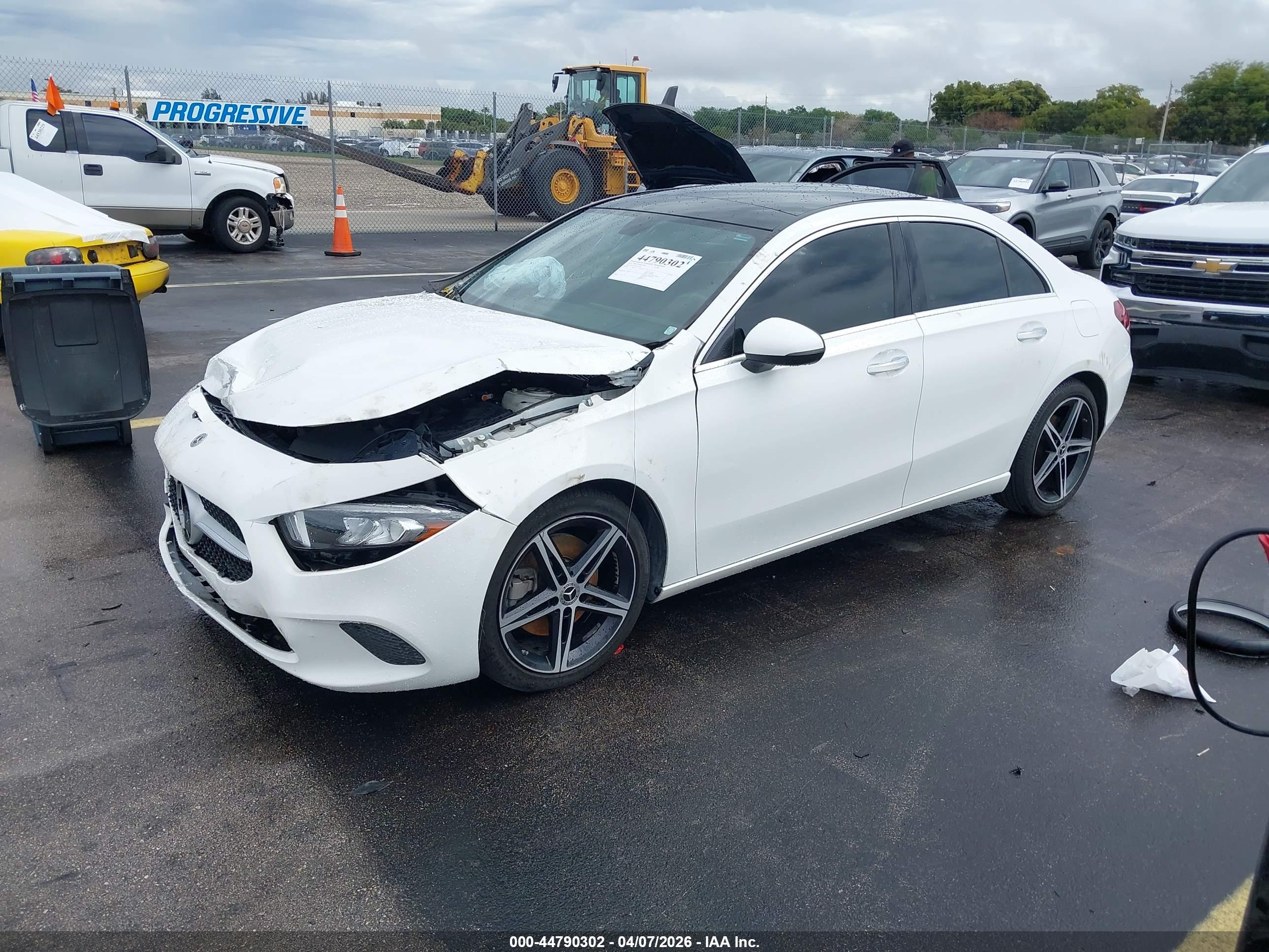 MERCEDES-BENZ A image 2
