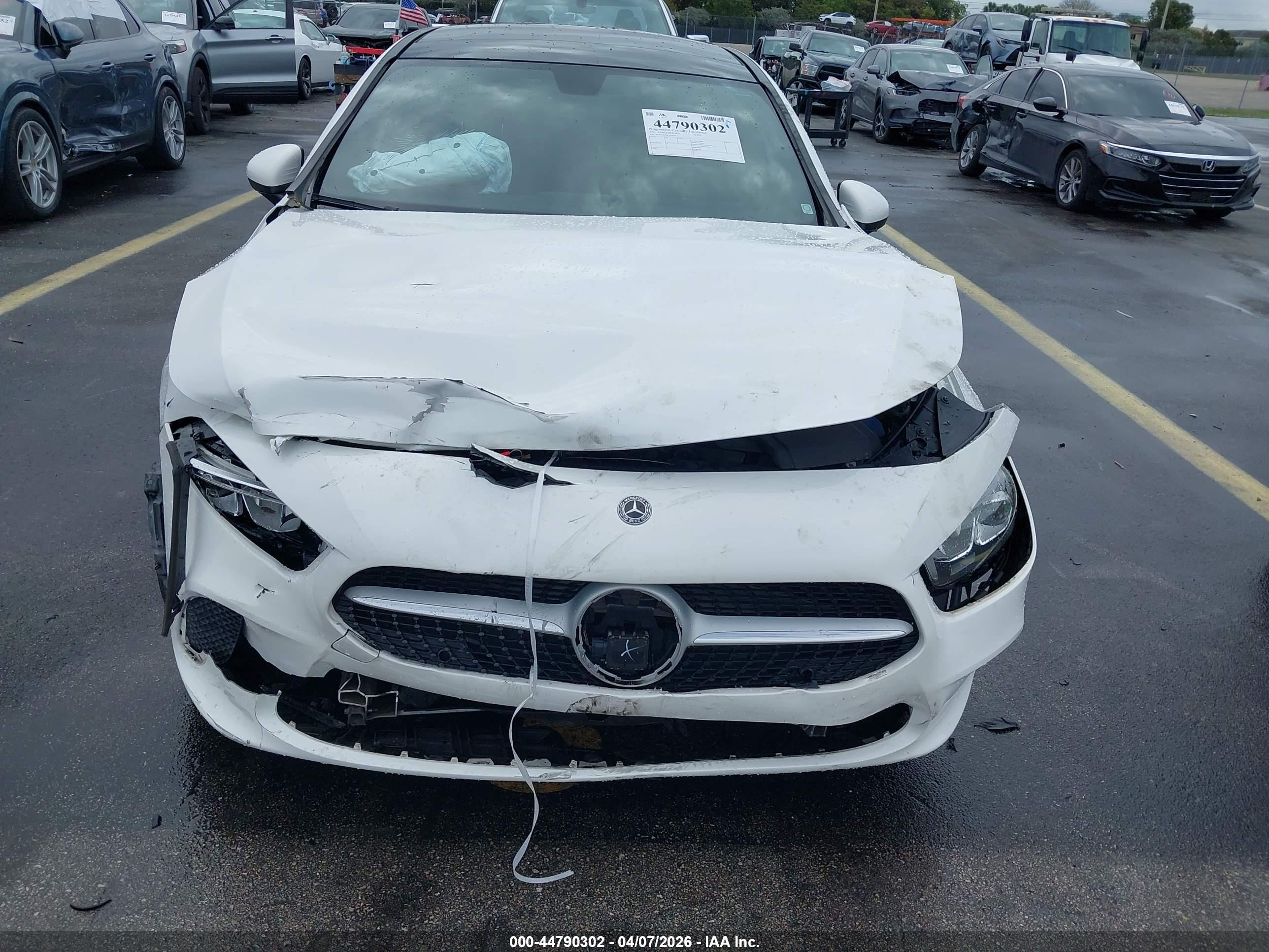MERCEDES-BENZ A image 6