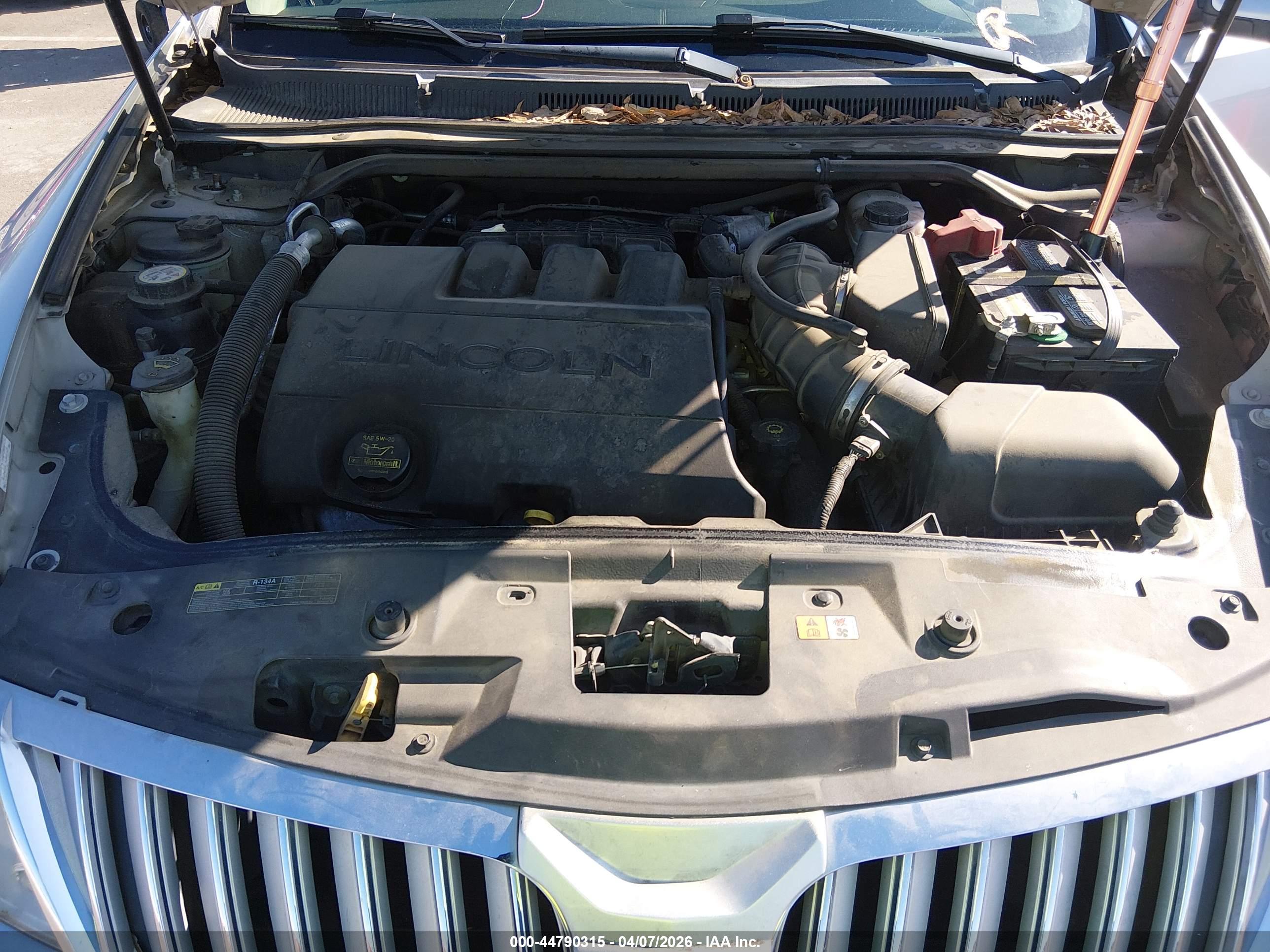 LINCOLN MKS image 10