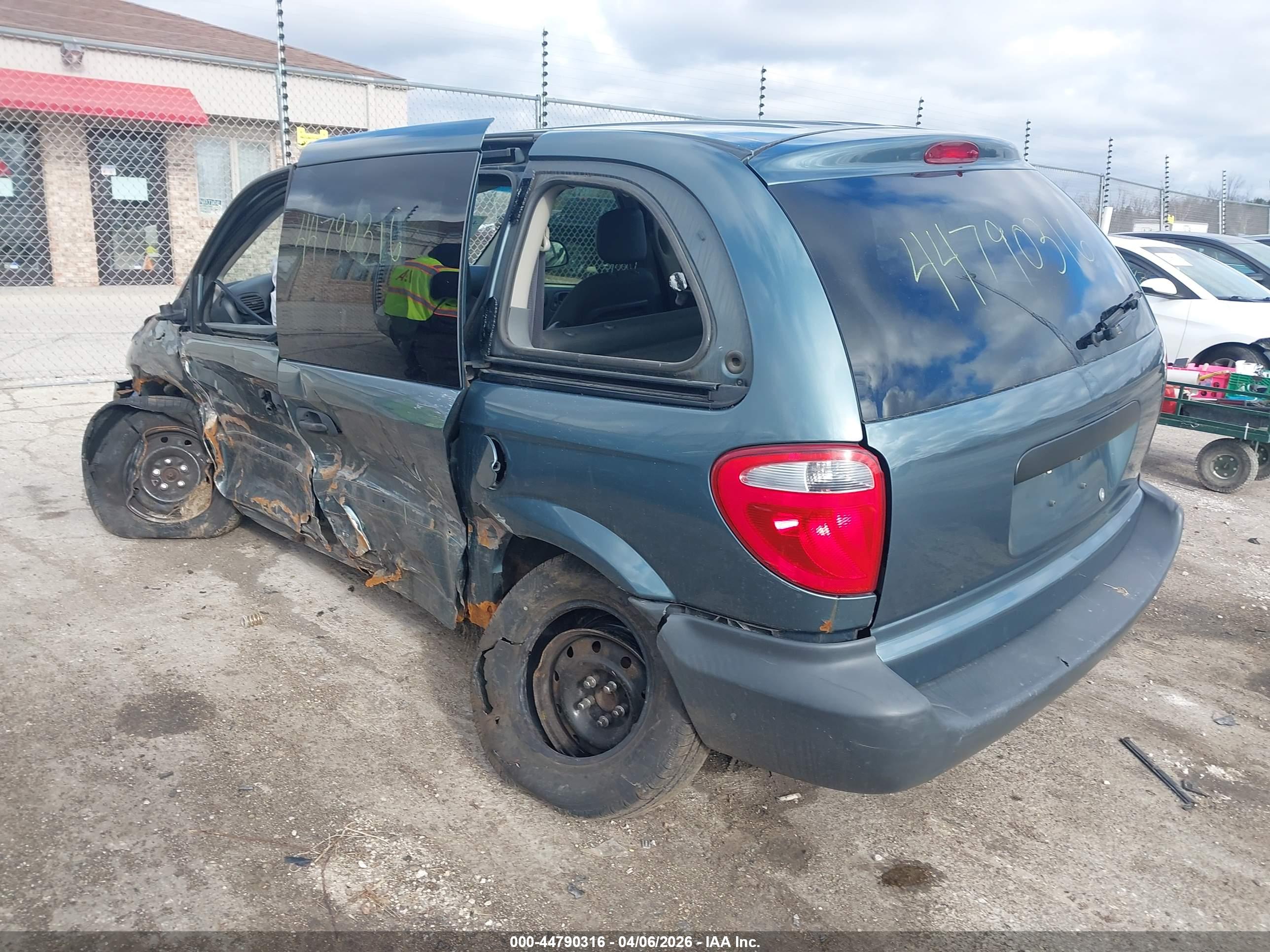 DODGE CARAVAN image 3