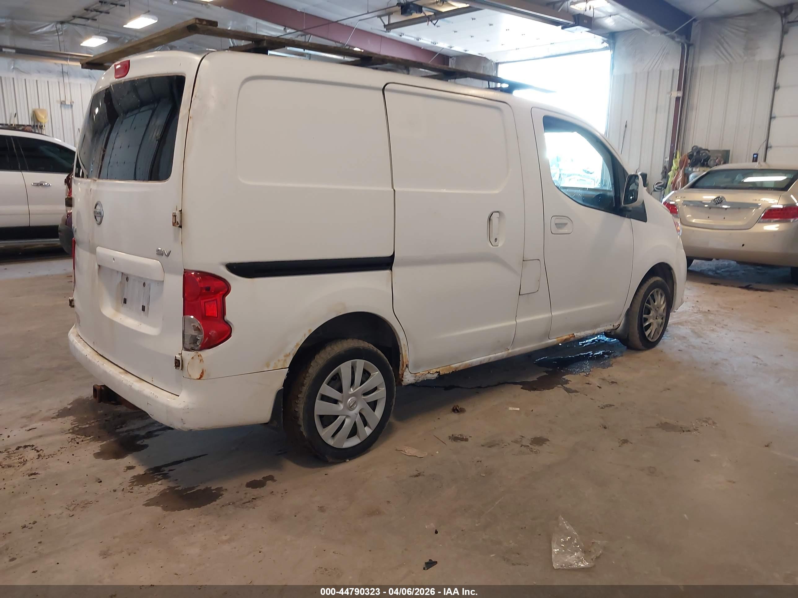 NISSAN NV200 image 4
