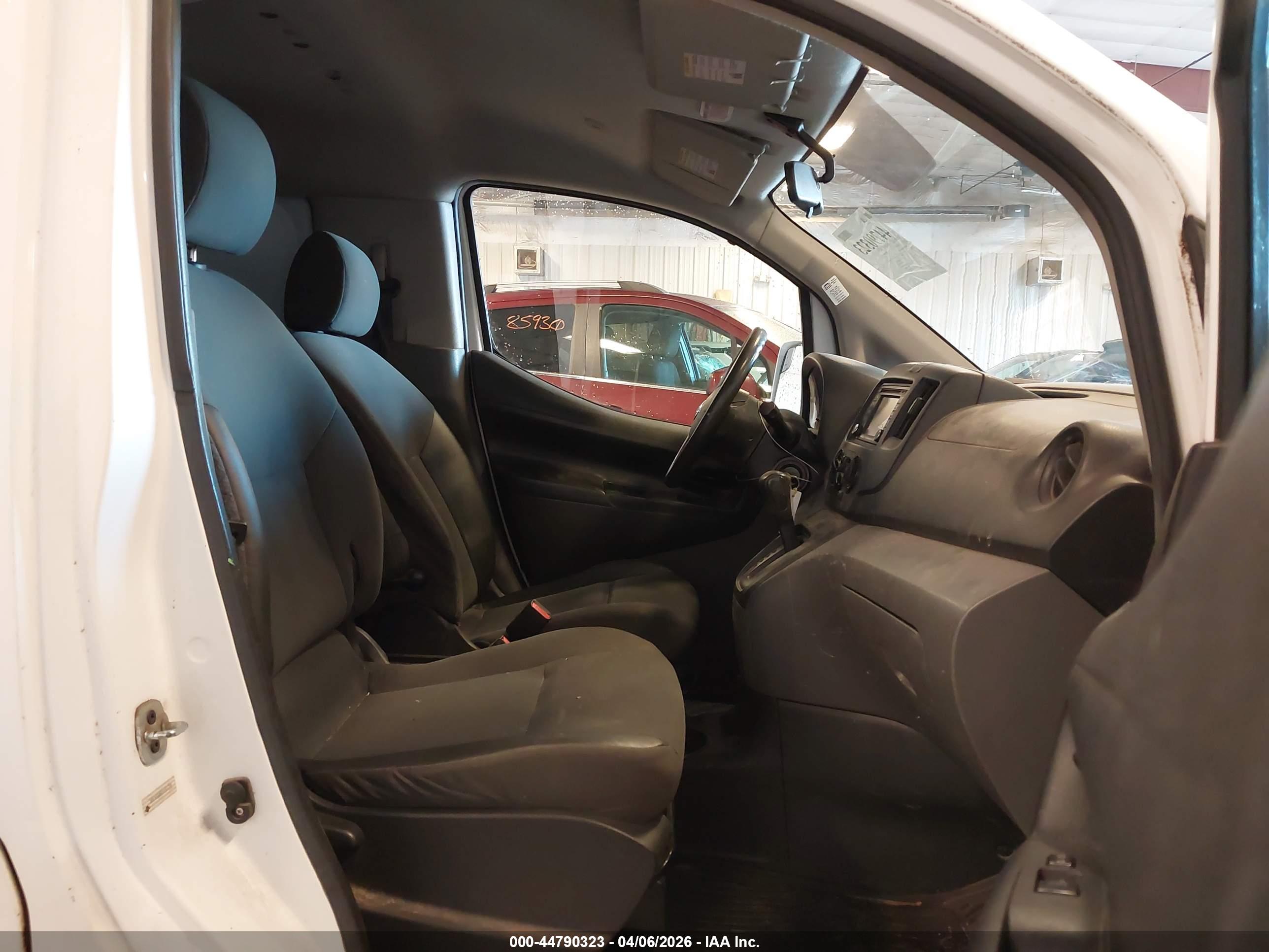 NISSAN NV200 image 5