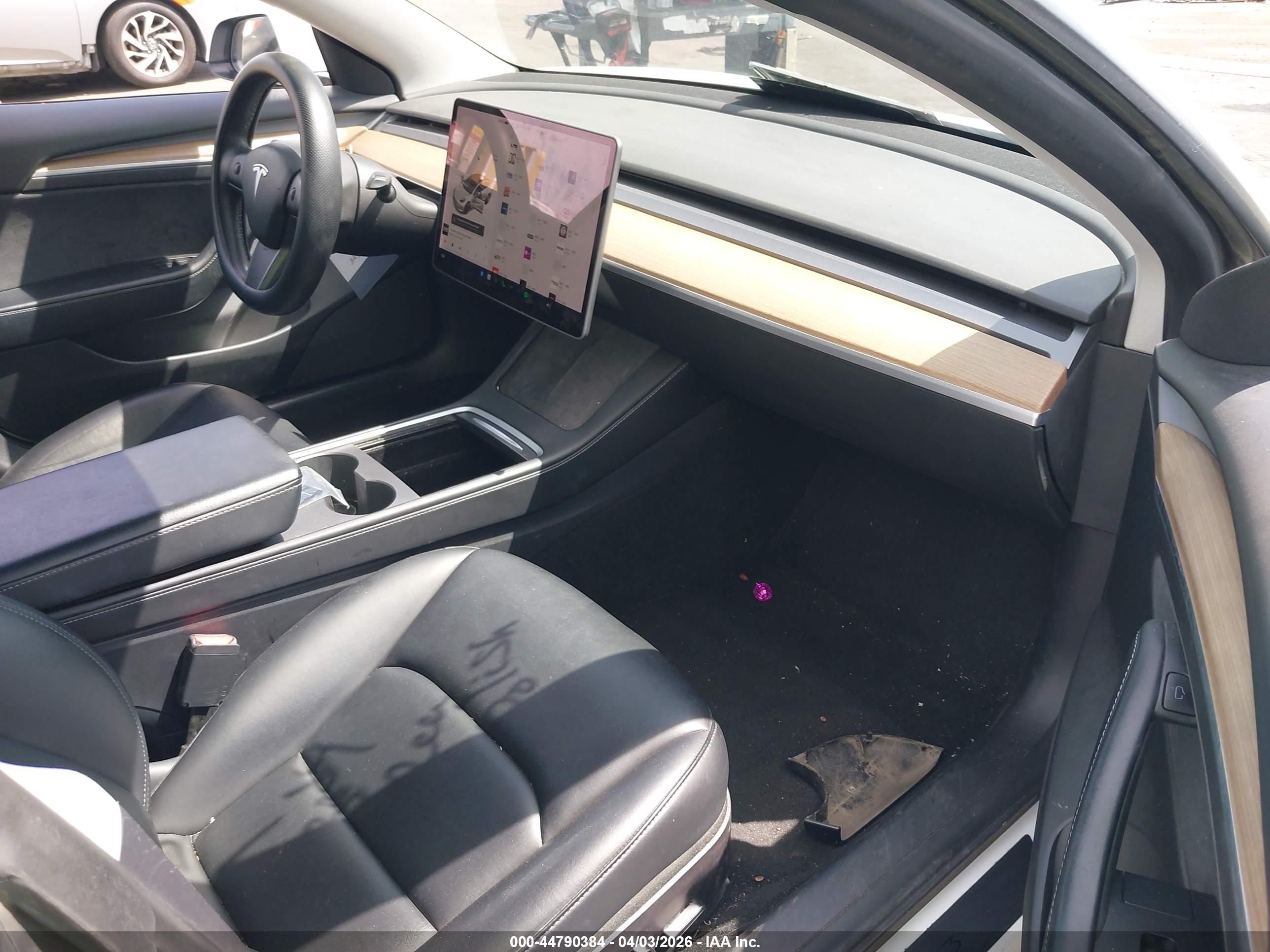 TESLA MODEL image 5