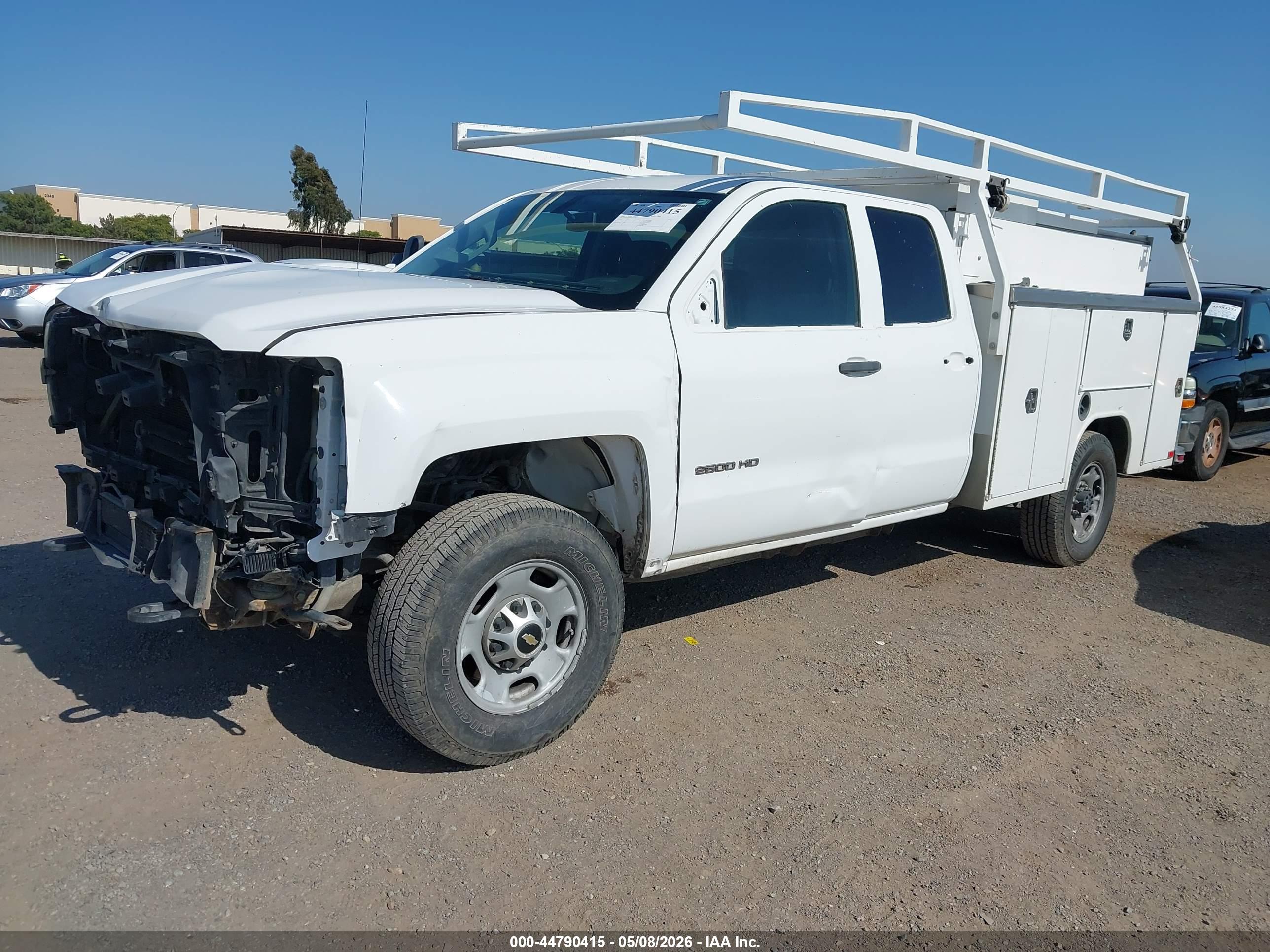 CHEVROLET SILVERADO image 2