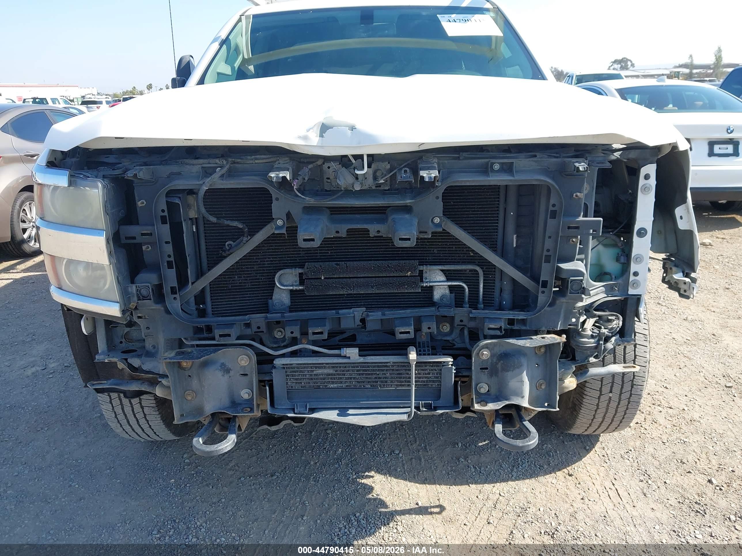 CHEVROLET SILVERADO image 6