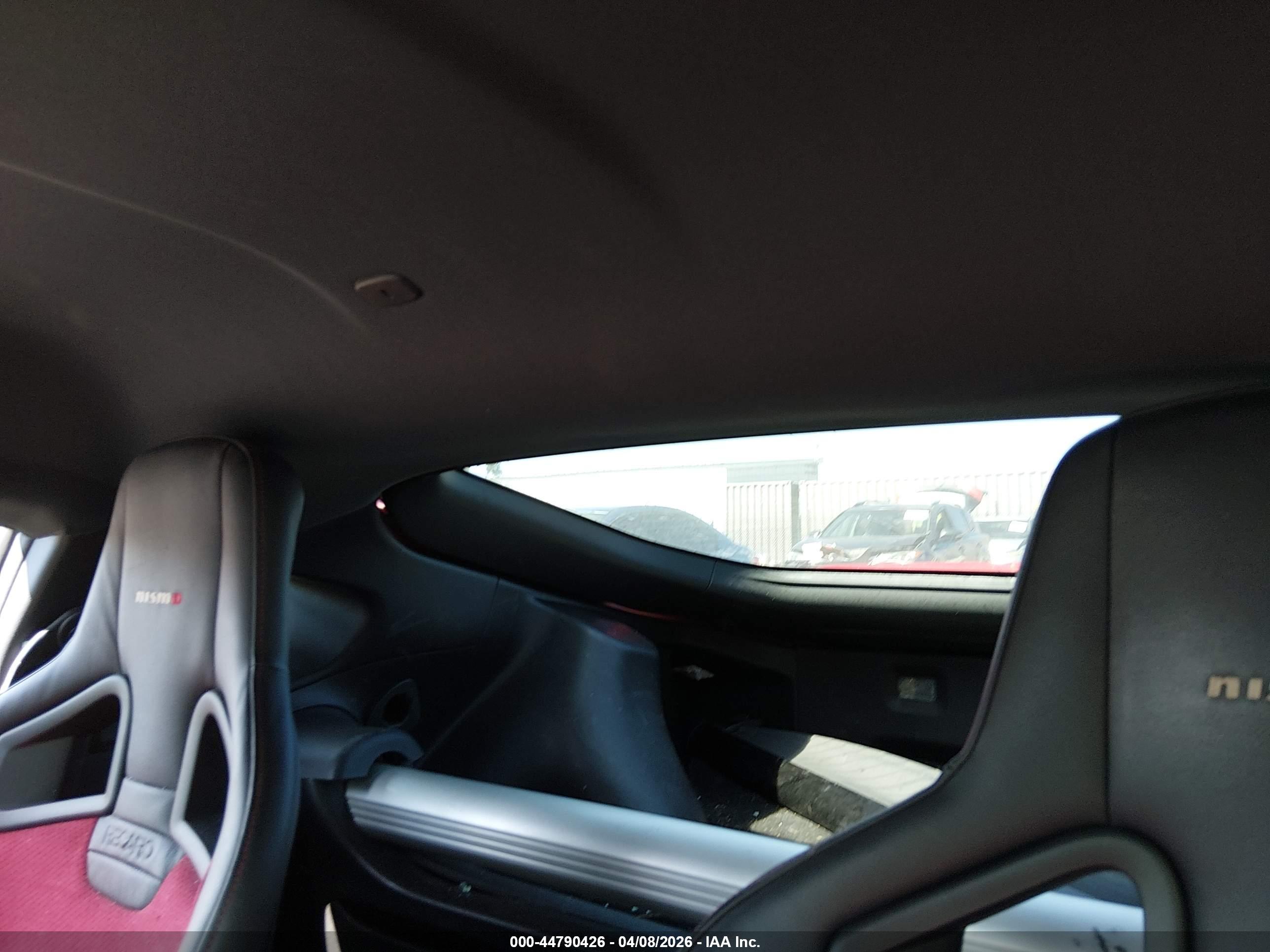 NISSAN 370Z image 8