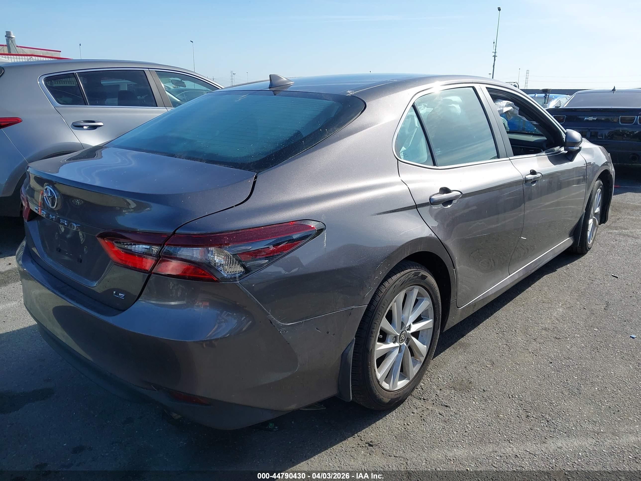 TOYOTA CAMRY image 4