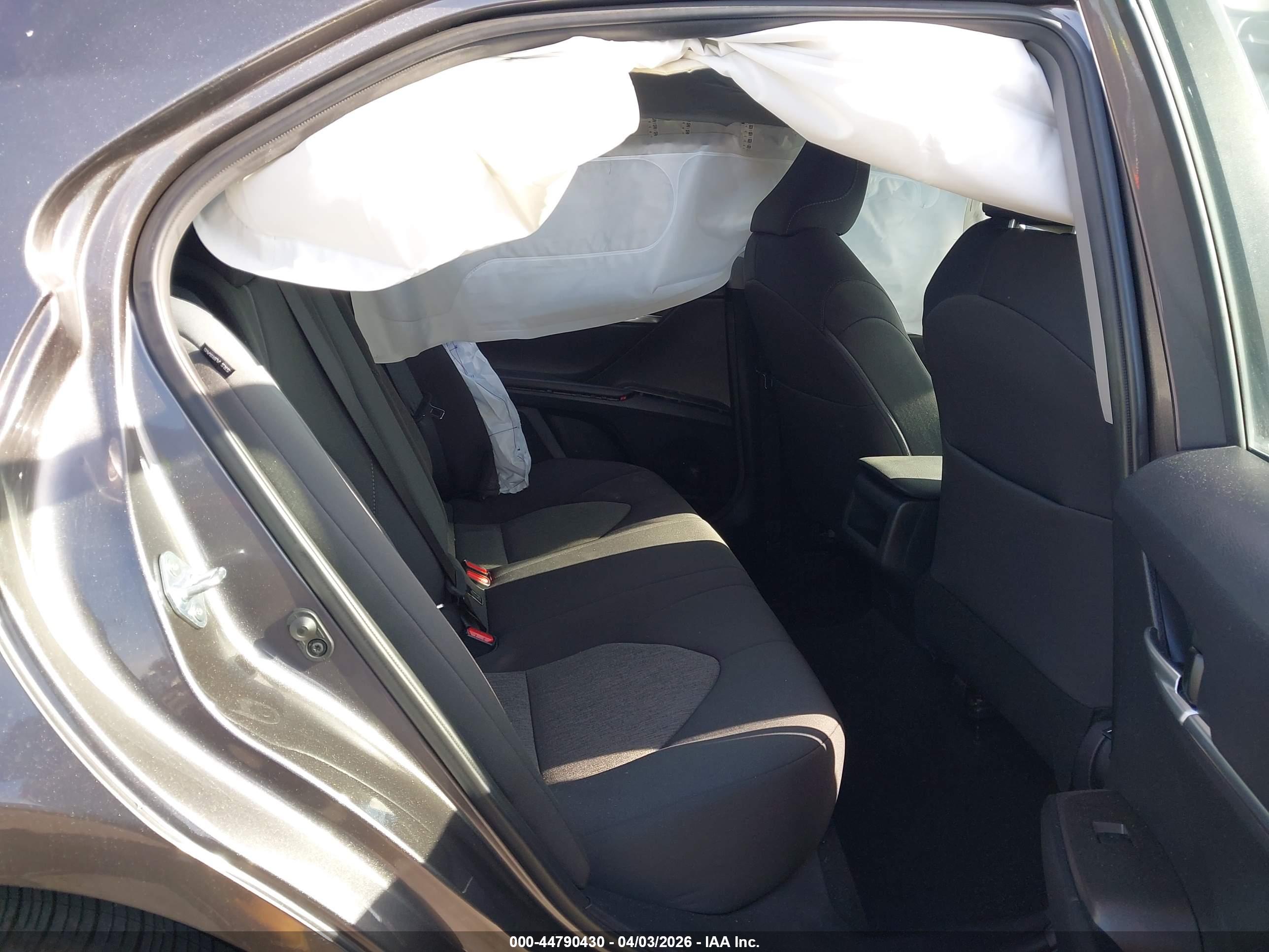 TOYOTA CAMRY image 8