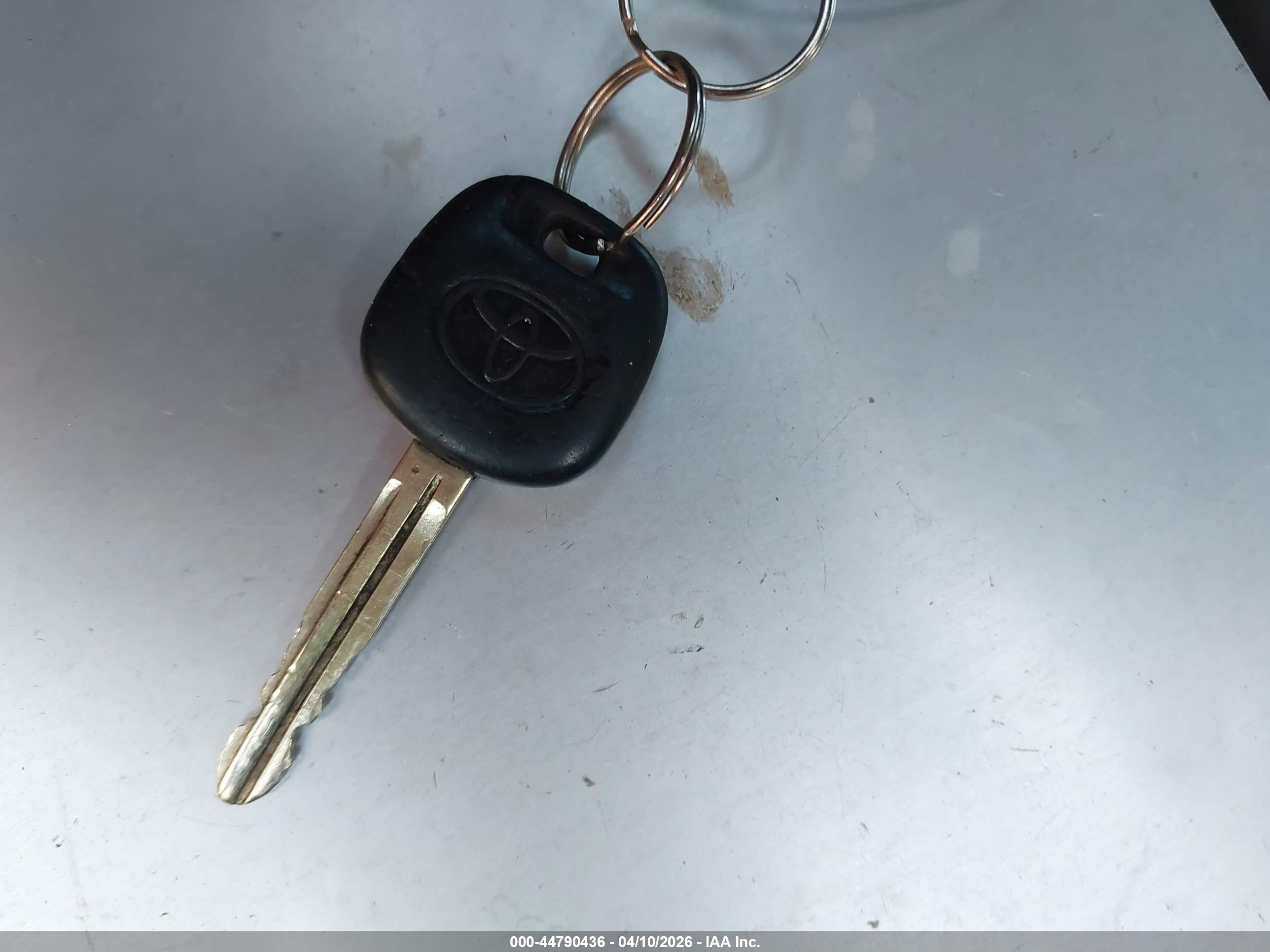 TOYOTA CAMRY image 11