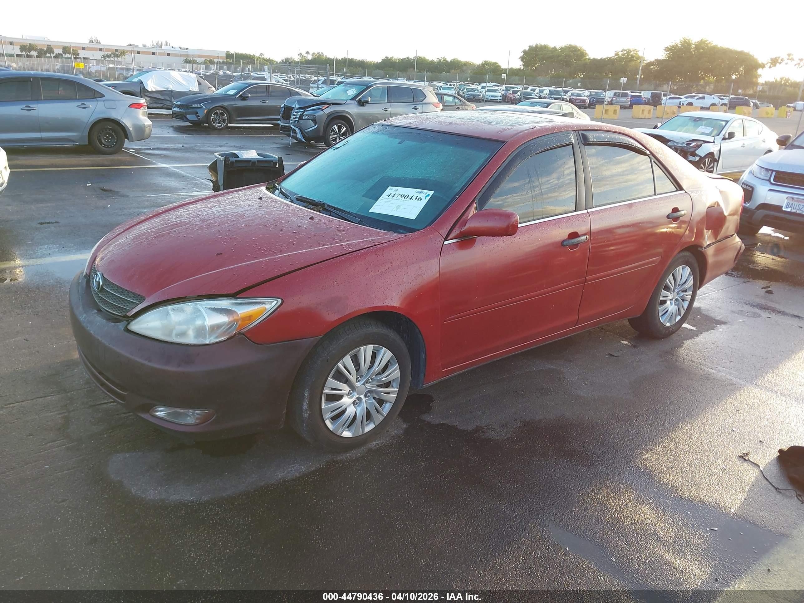 TOYOTA CAMRY image 2