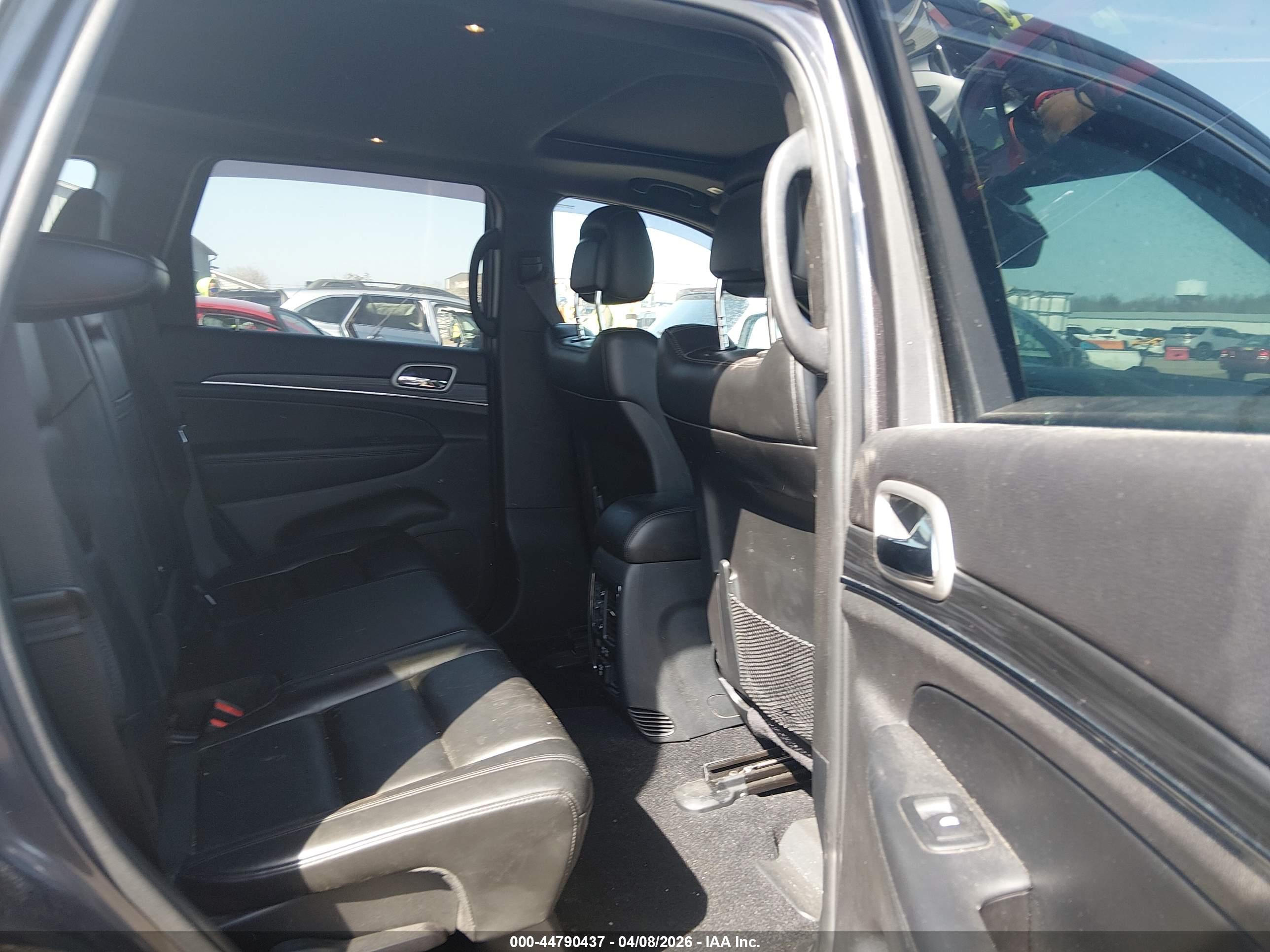 JEEP GRAND image 8