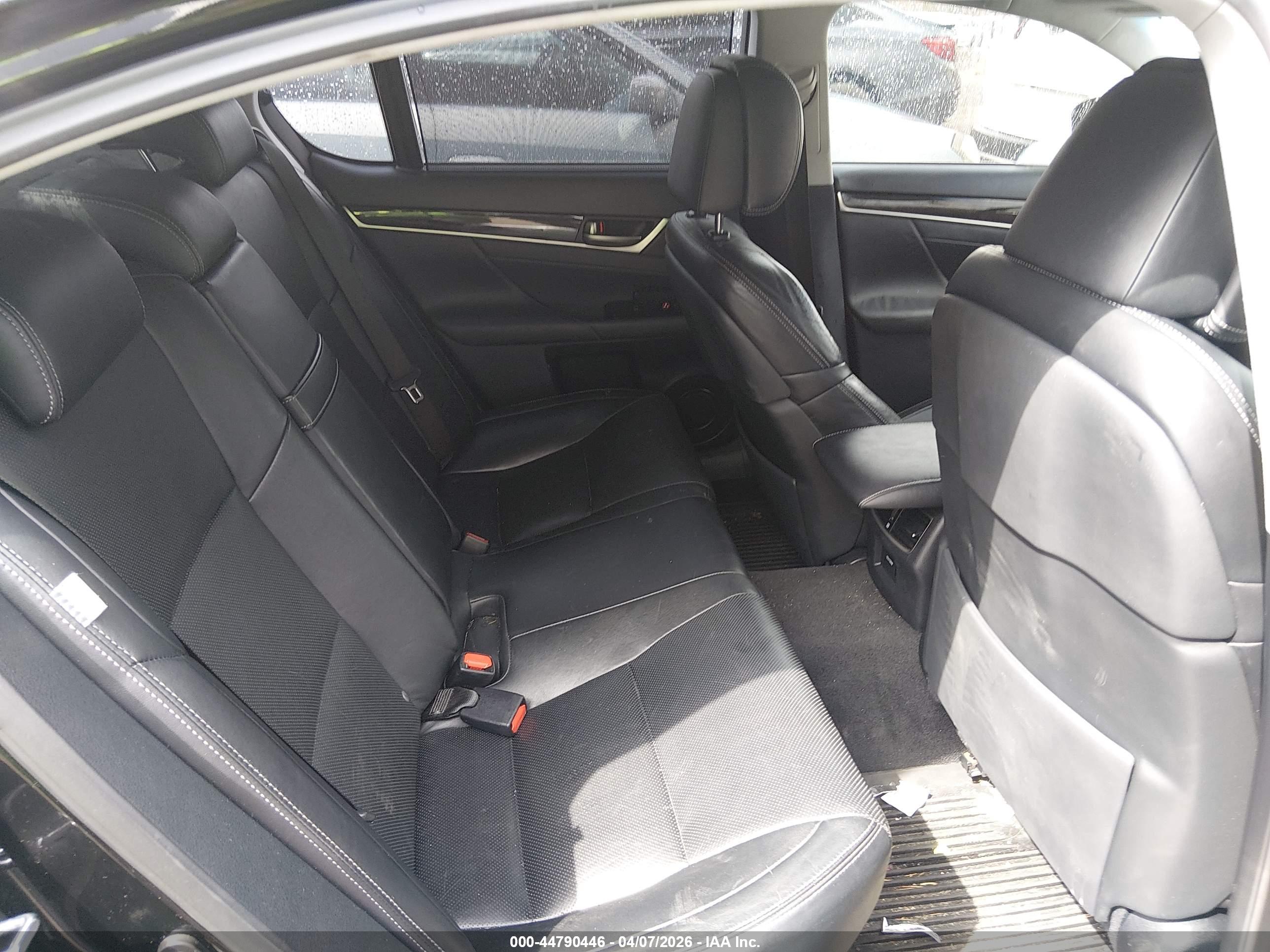 LEXUS GS image 8