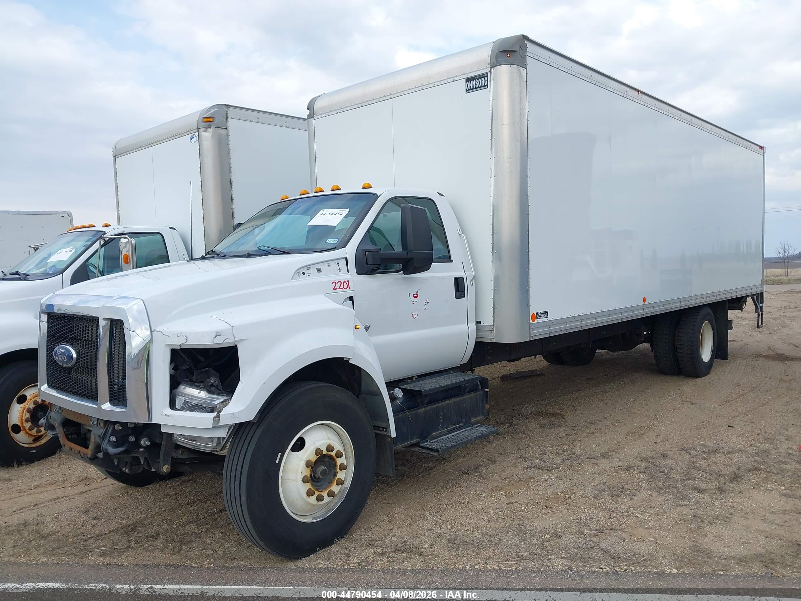 FORD F-650 image 2