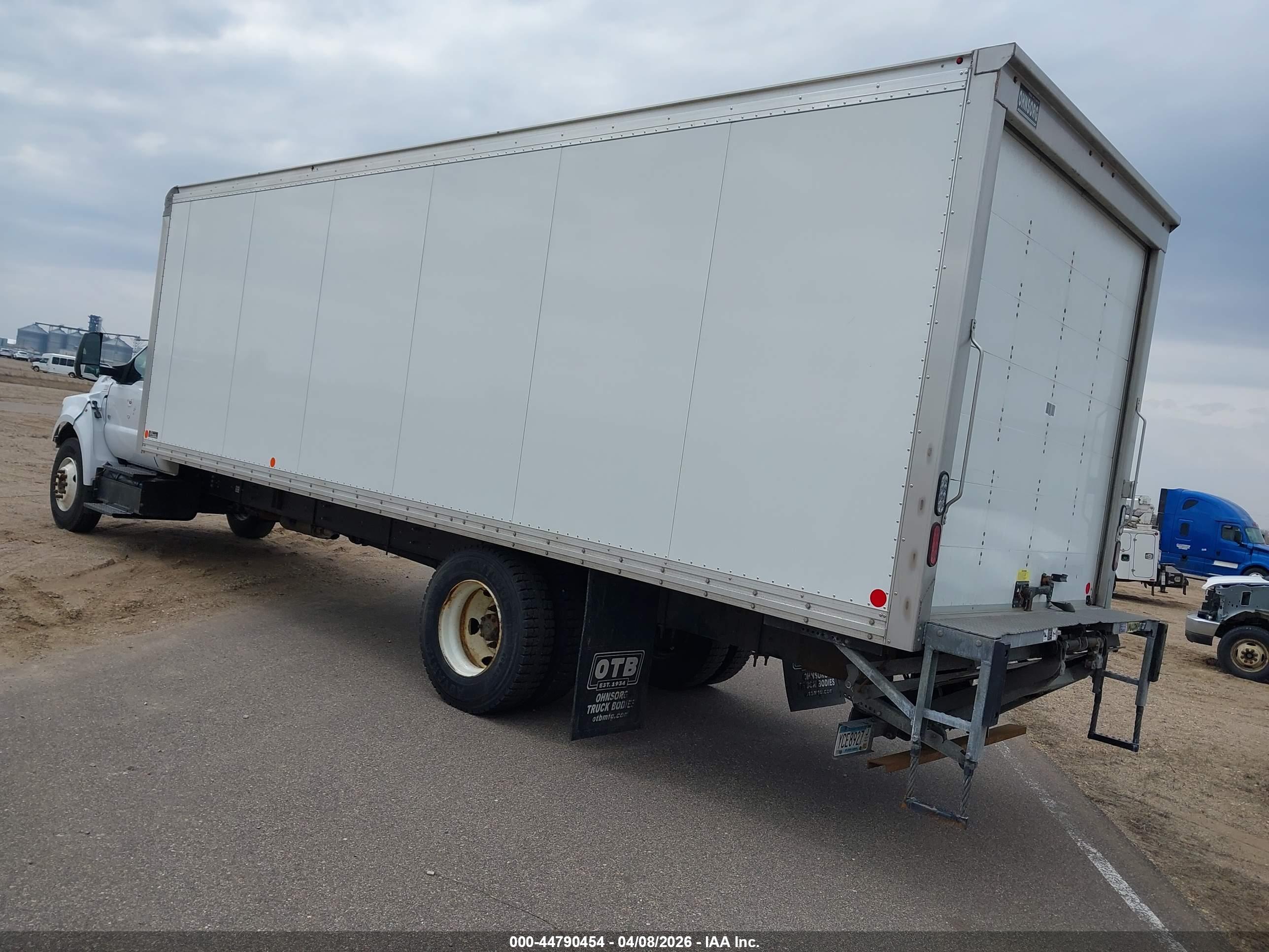 FORD F-650 image 3