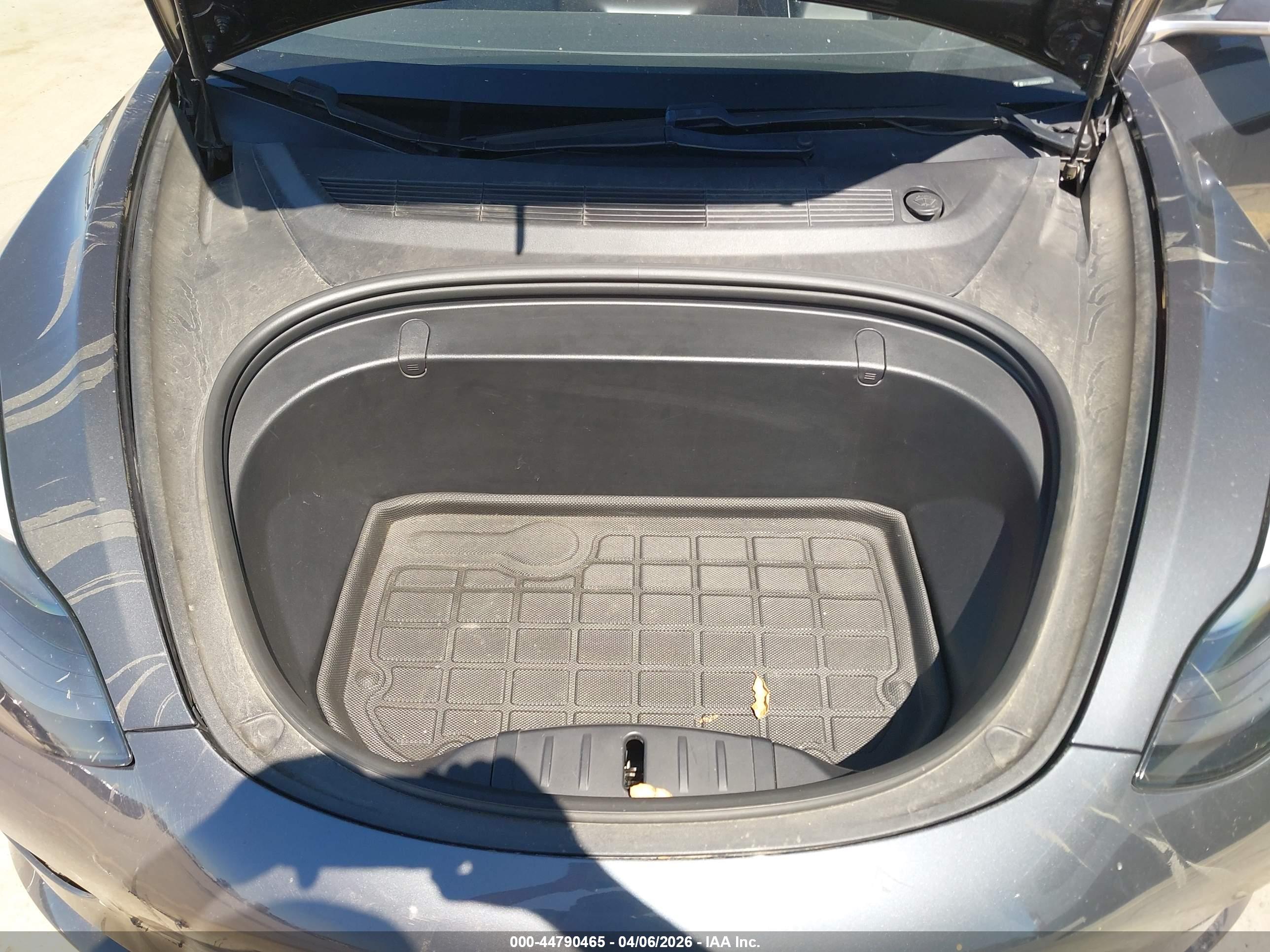 TESLA MODEL image 10