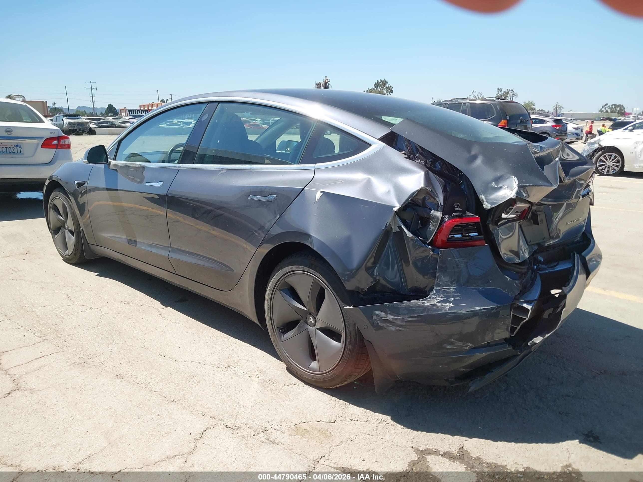 TESLA MODEL image 3