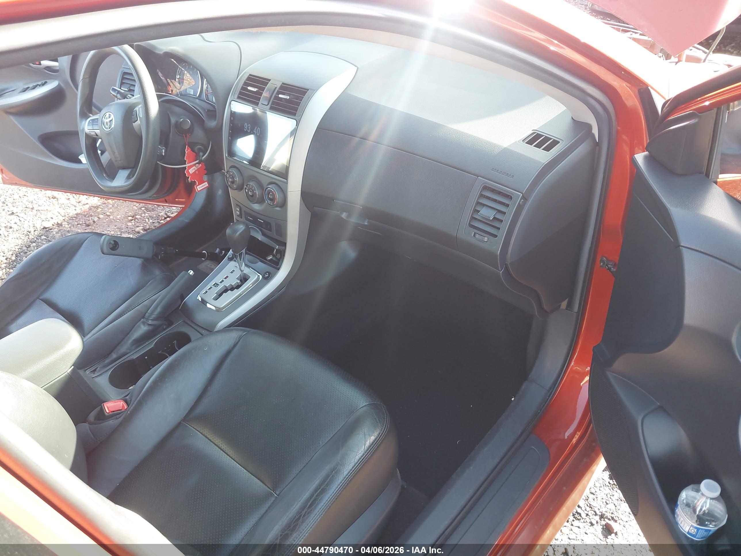 TOYOTA COROLLA image 5