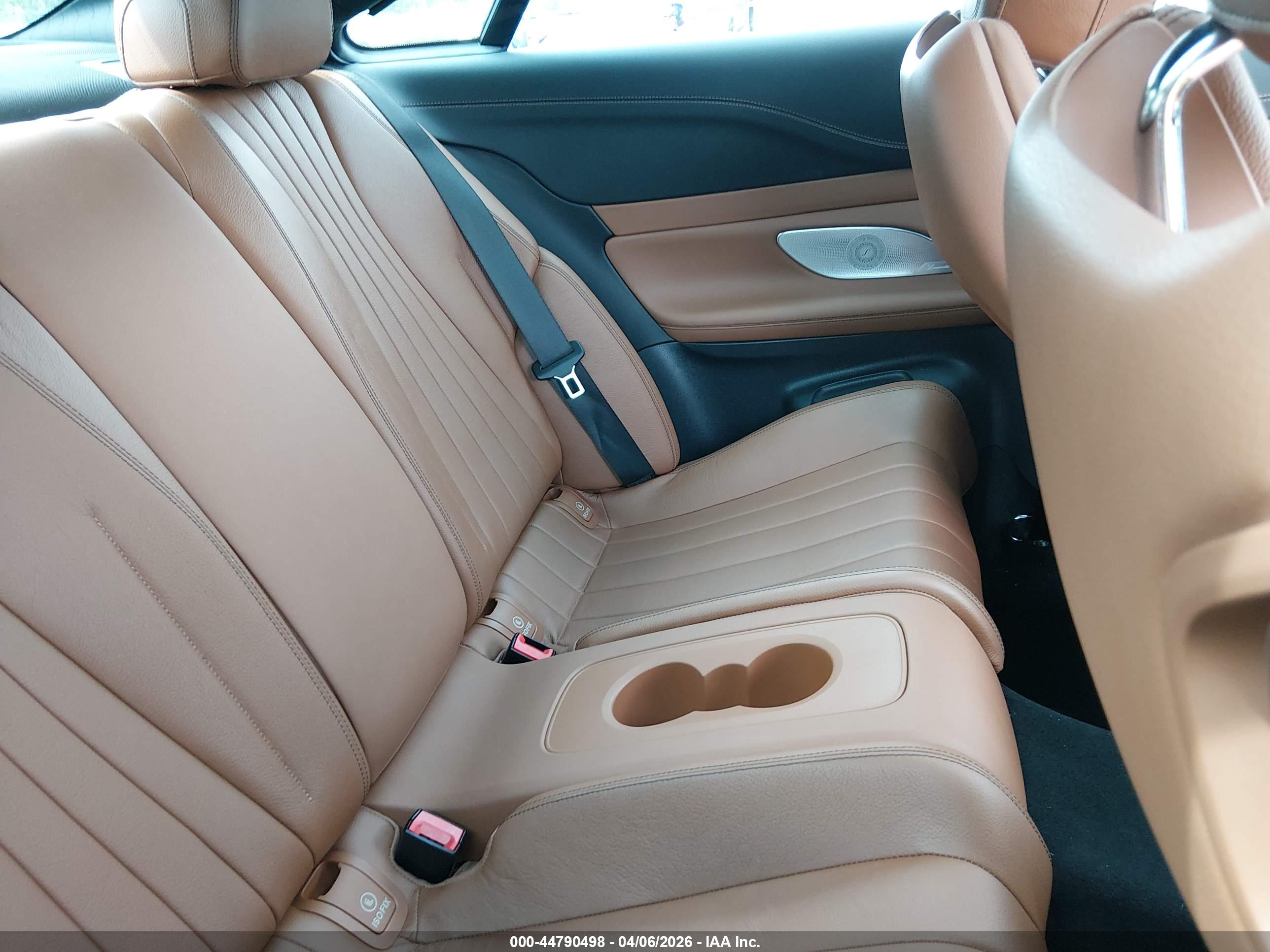 MERCEDES-BENZ E image 8
