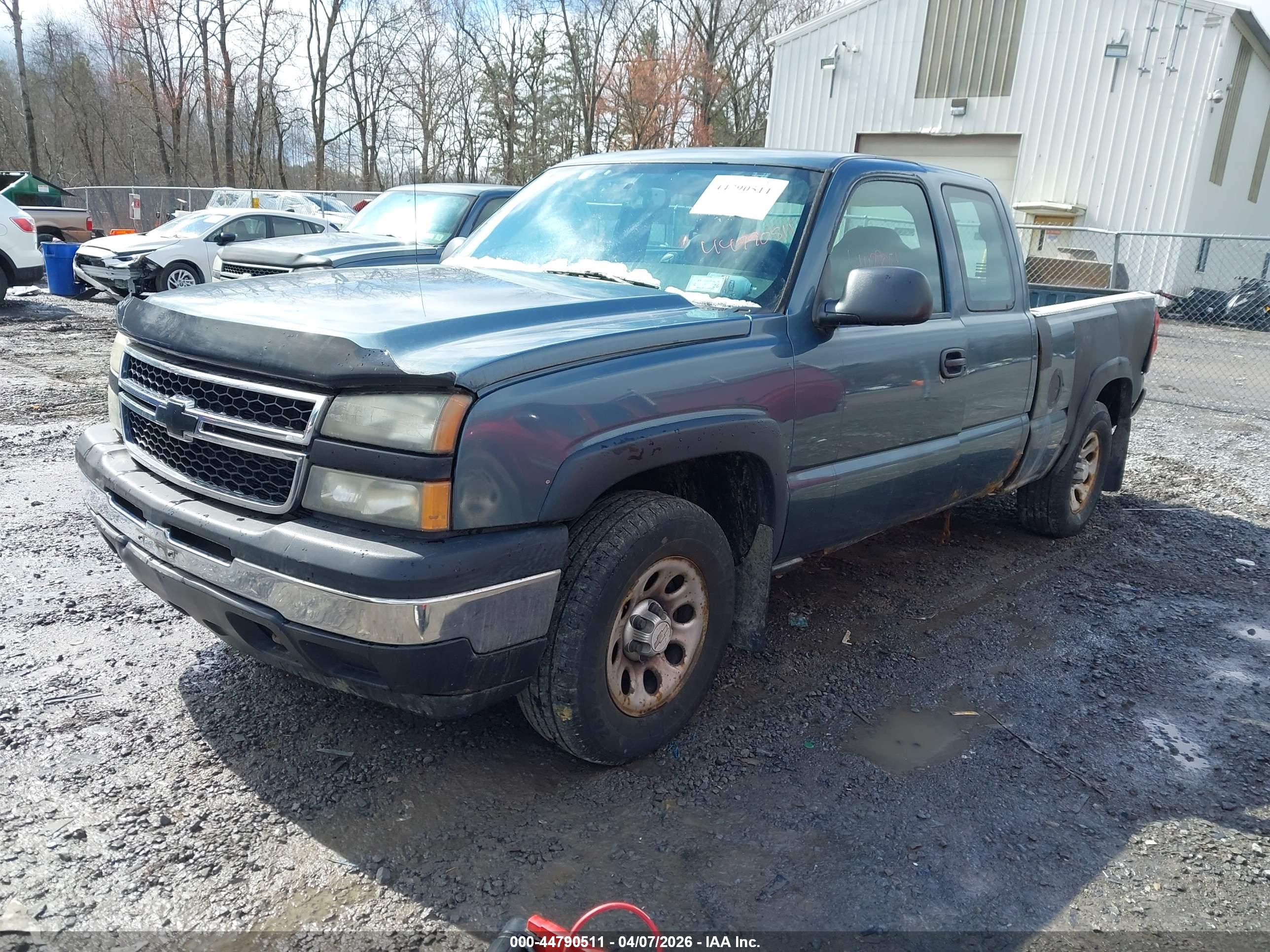 CHEVROLET SILVERADO image 2