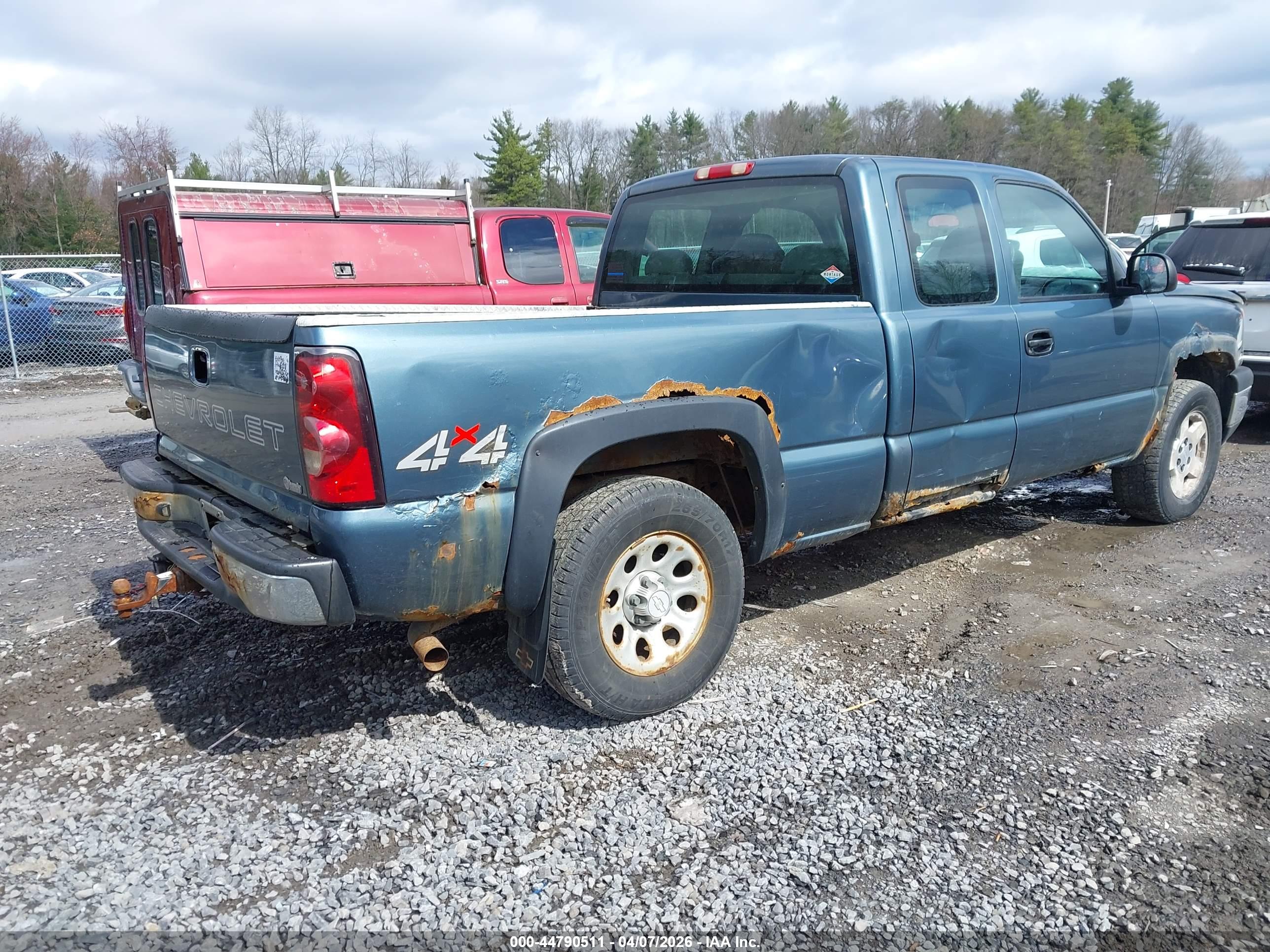 CHEVROLET SILVERADO image 4