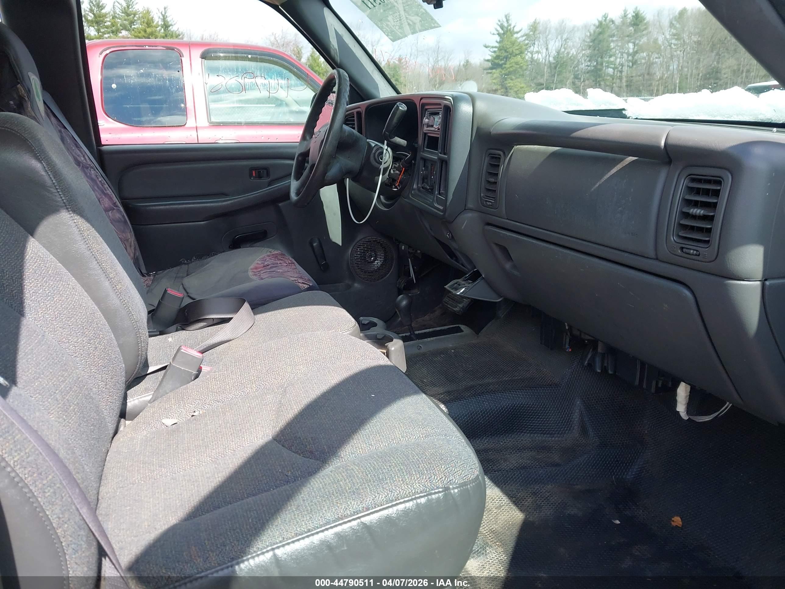 CHEVROLET SILVERADO image 5