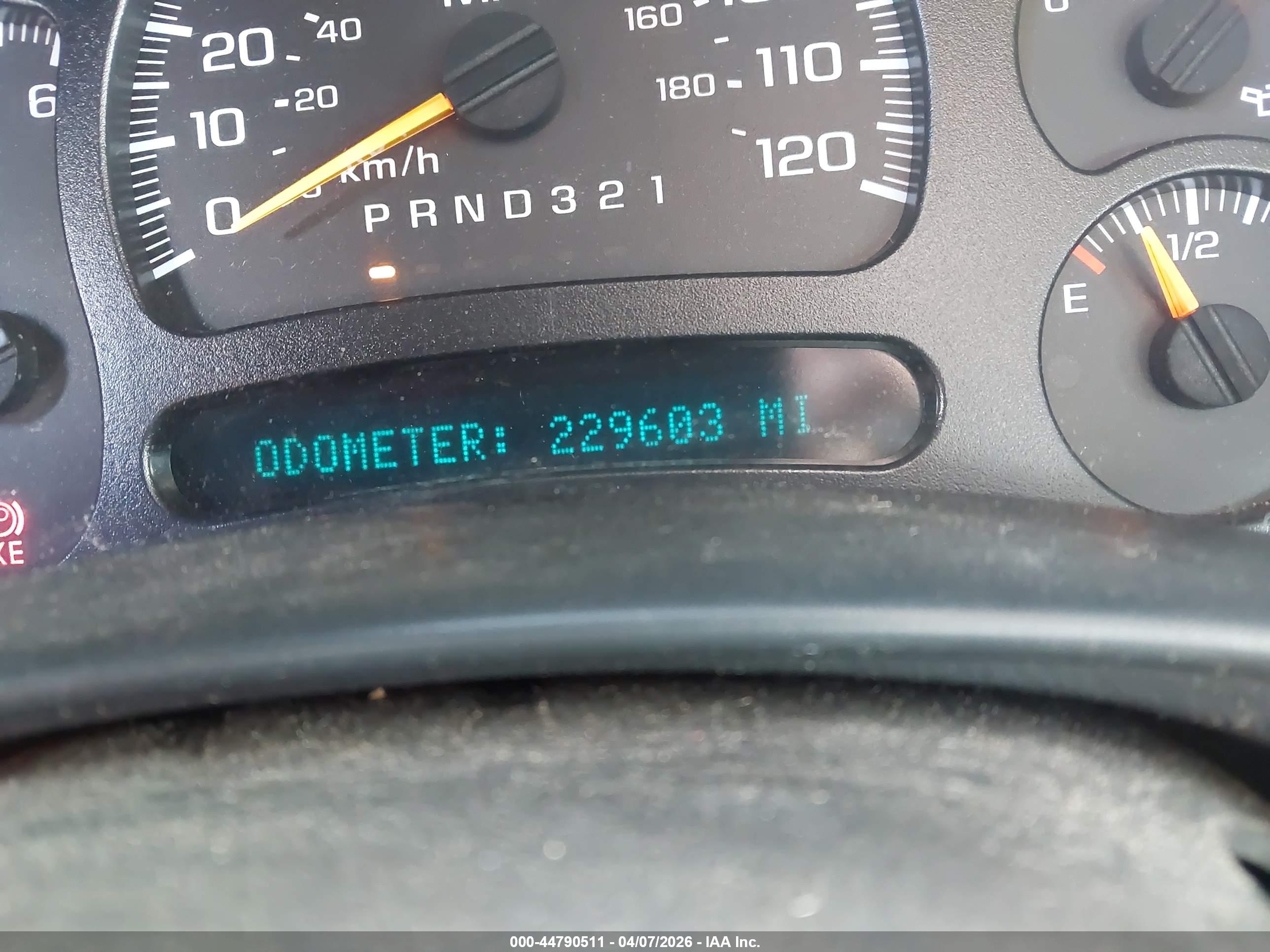 CHEVROLET SILVERADO image 7