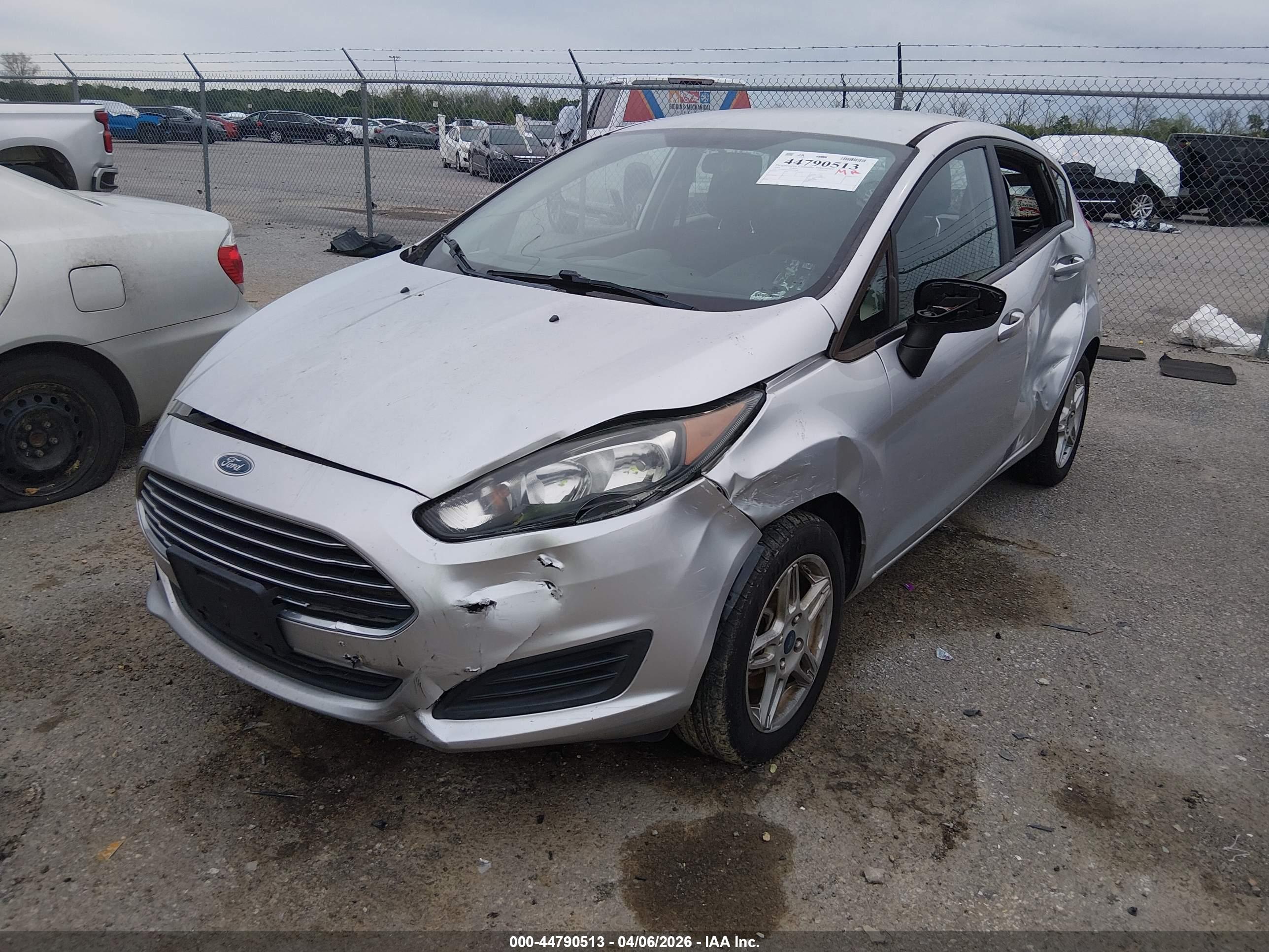 FORD FIESTA image 2